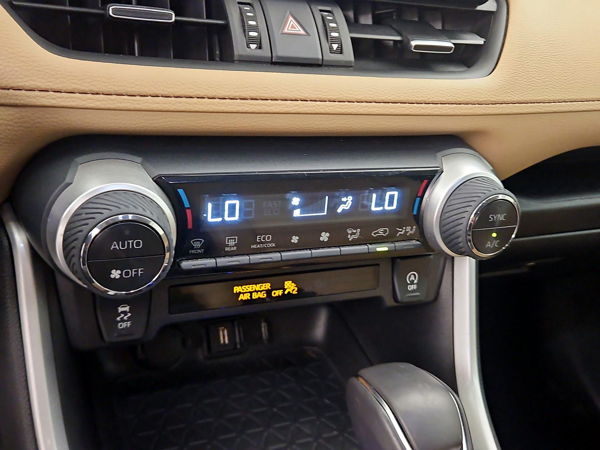 Thumbnail: 2022 Toyota RAV4 - 16