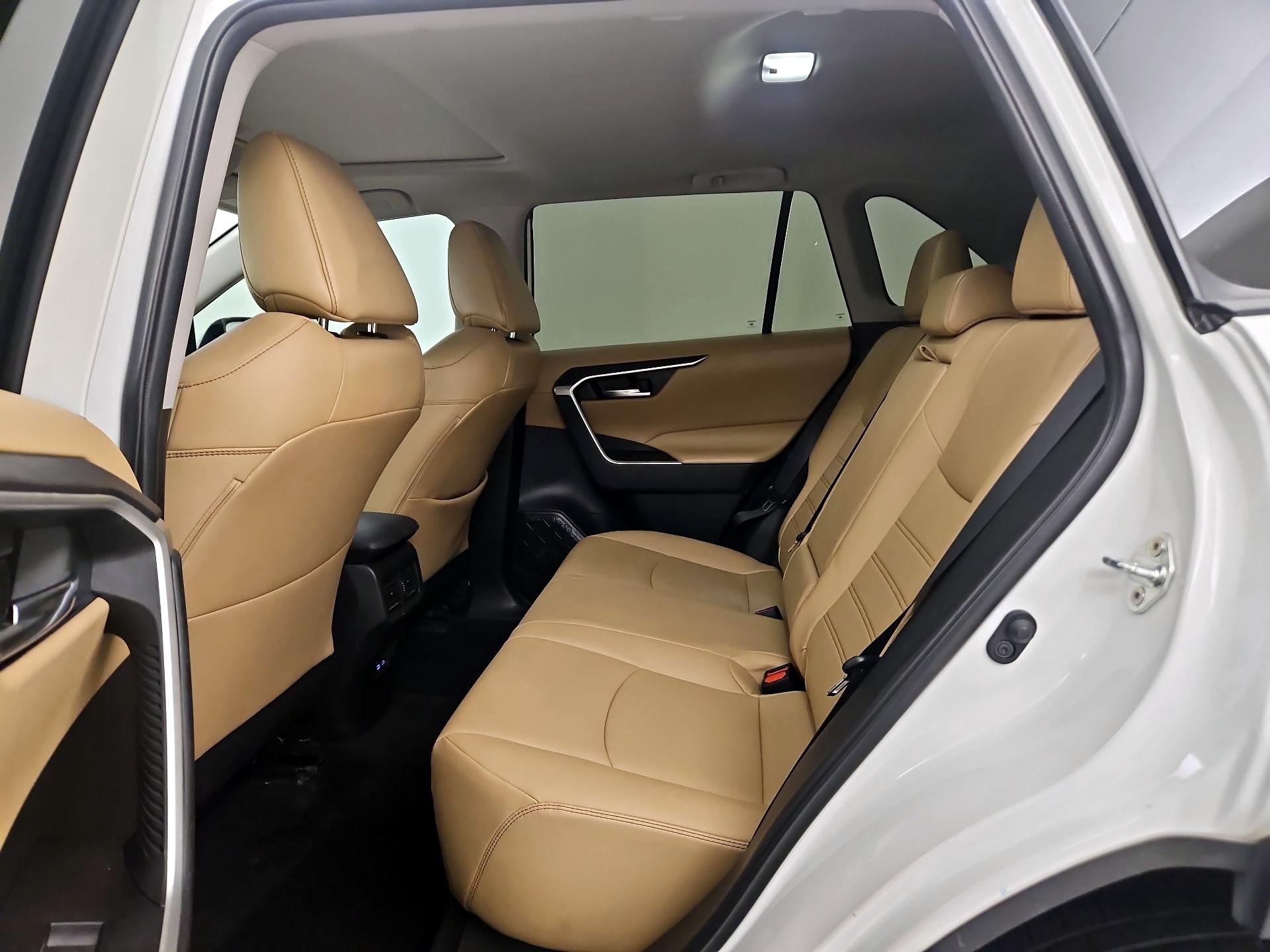 Thumbnail: 2022 Toyota RAV4 - 20