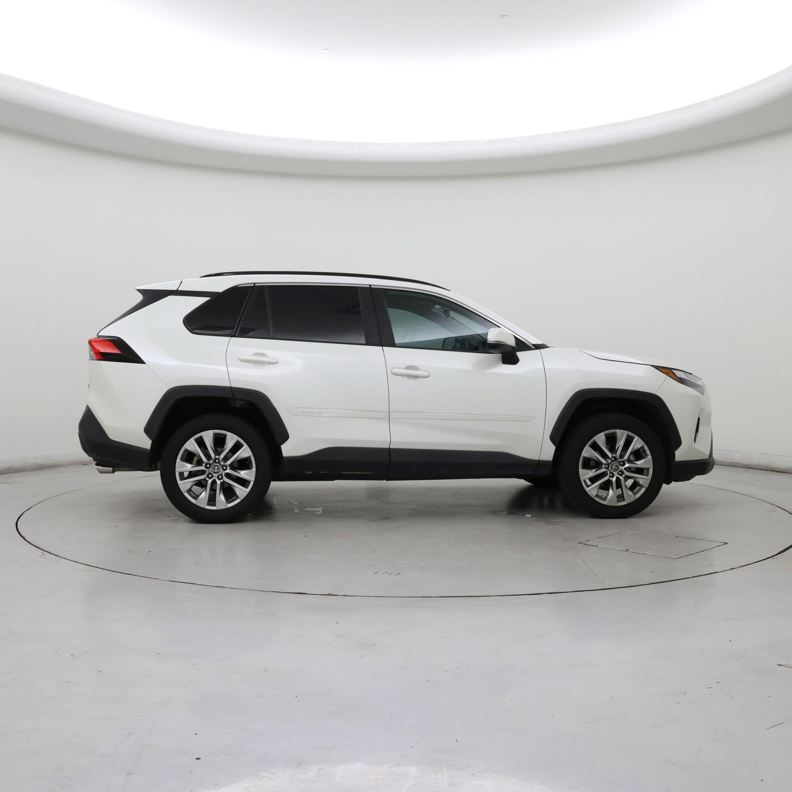 Thumbnail: 2022 Toyota RAV4 - 7