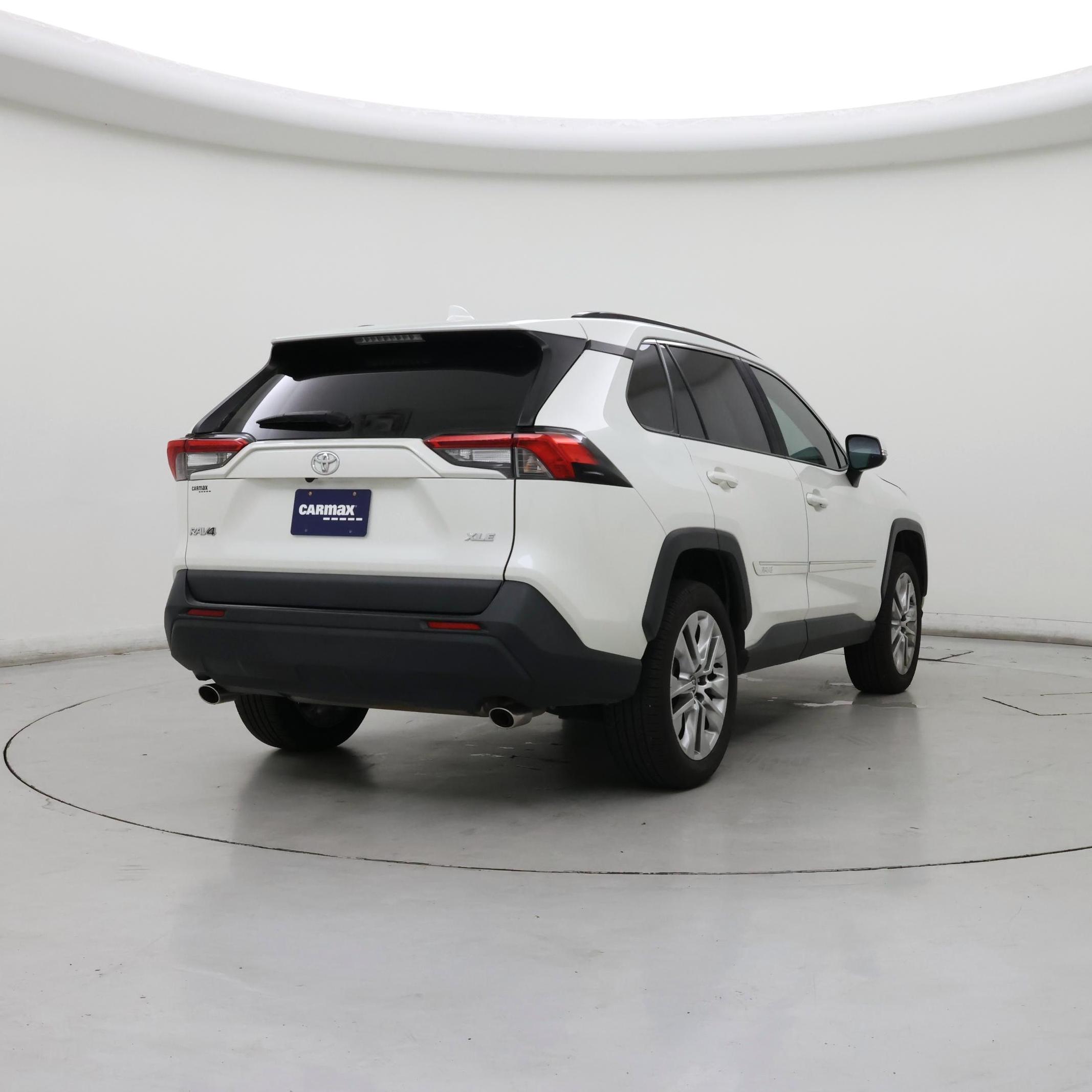Thumbnail: 2022 Toyota RAV4 - 8