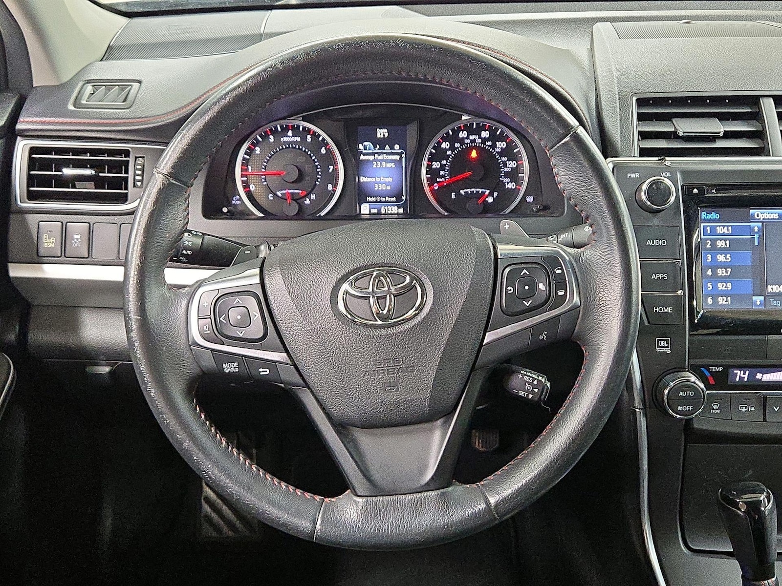 2017 Toyota Camry XSE - Photo 11