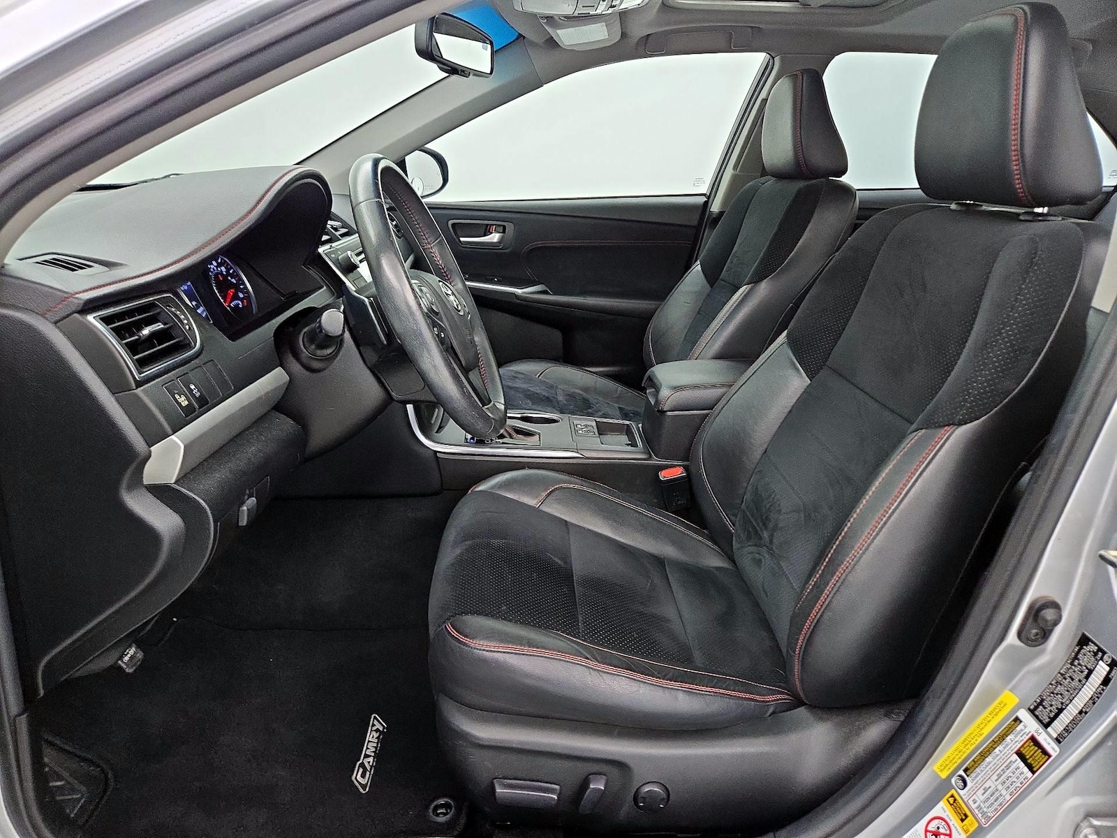 2017 Toyota Camry XSE - Photo 12