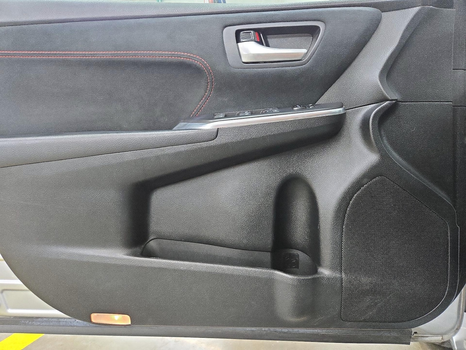 2017 Toyota Camry XSE - Photo 13