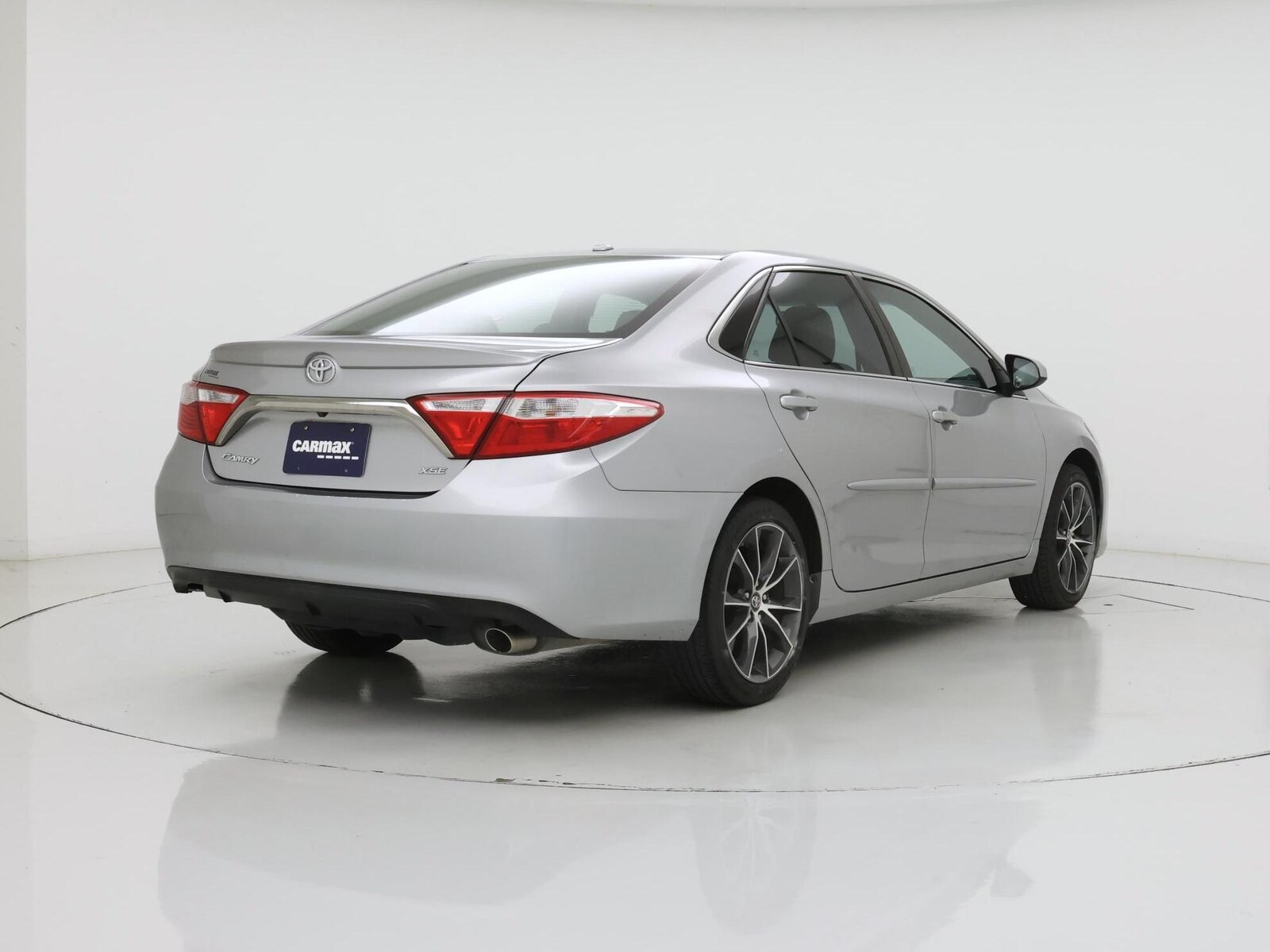 2017 Toyota Camry XSE - Photo 9