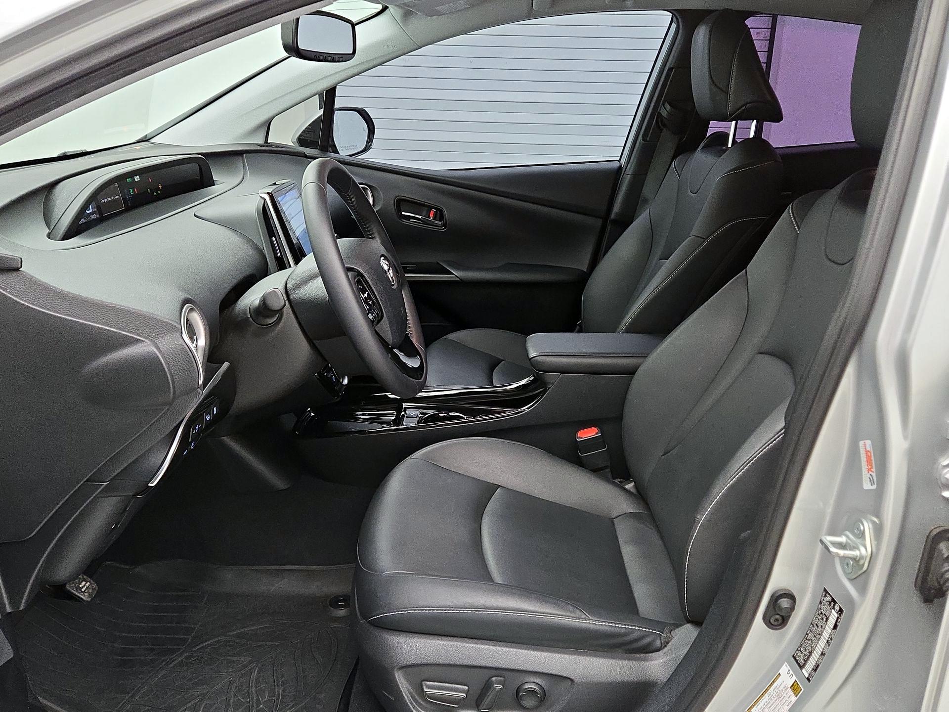 Thumbnail: 2020 Toyota Prius Prime - 11