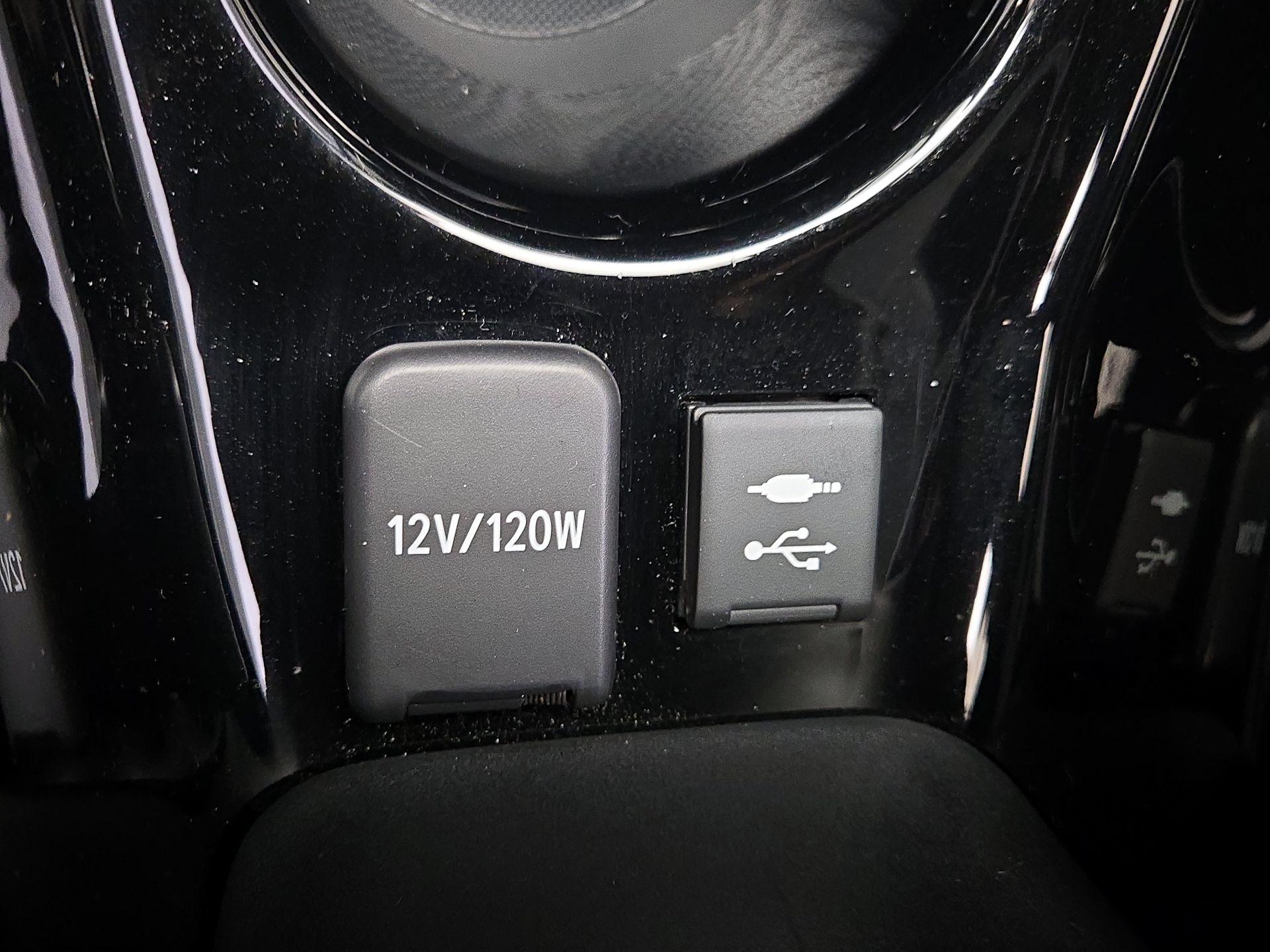 Thumbnail: 2020 Toyota Prius Prime - 19