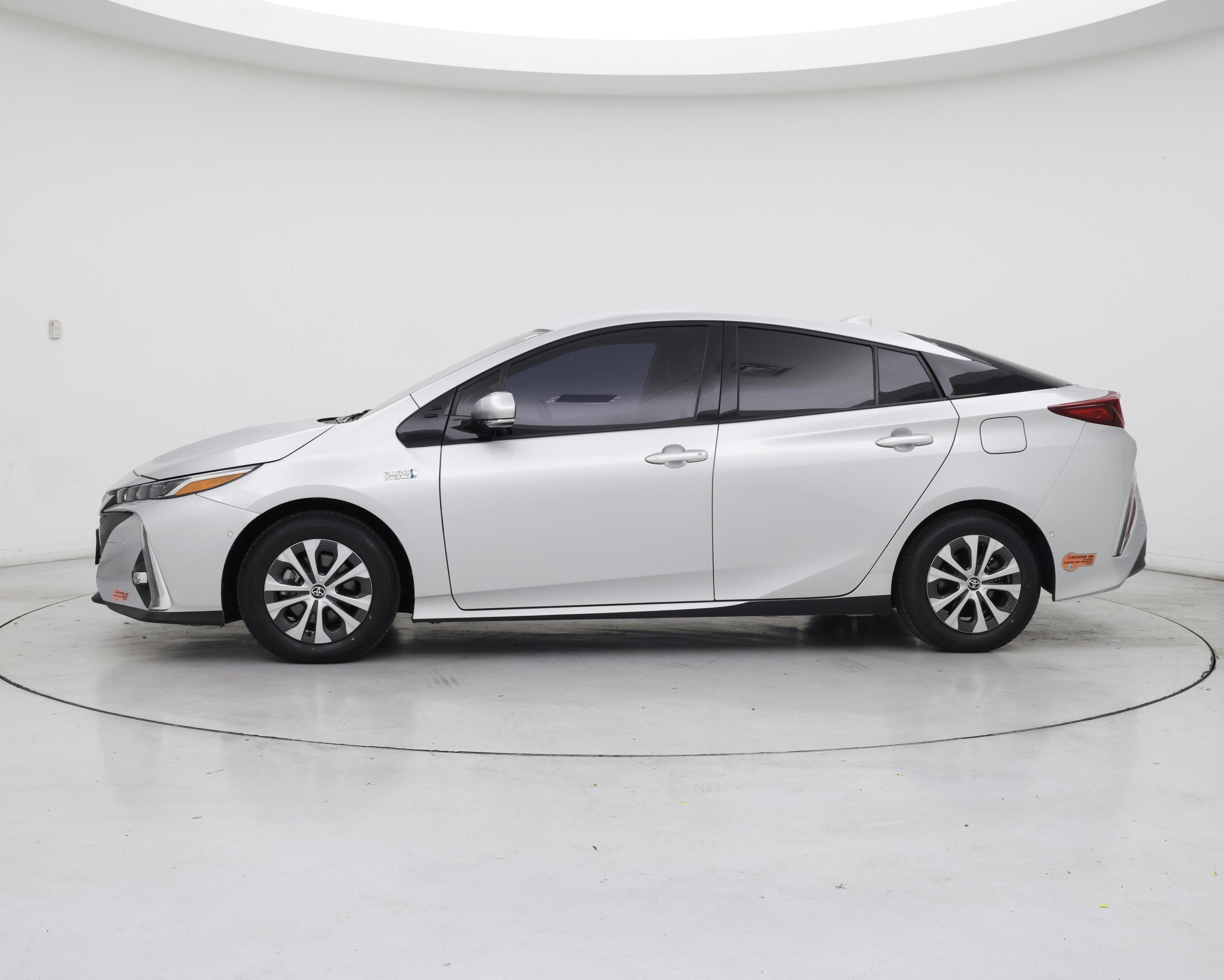 Thumbnail: 2020 Toyota Prius Prime - 3