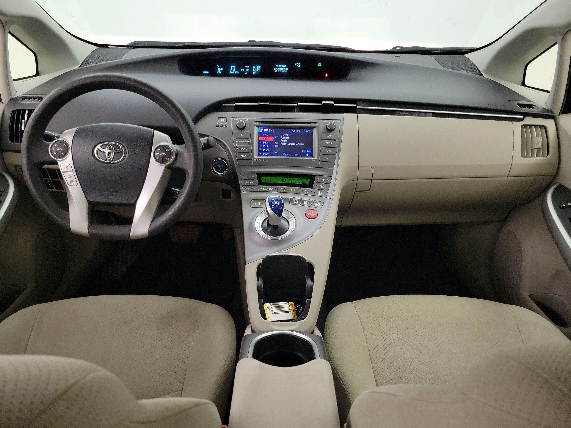 Thumbnail: 2015 Toyota Prius - 9