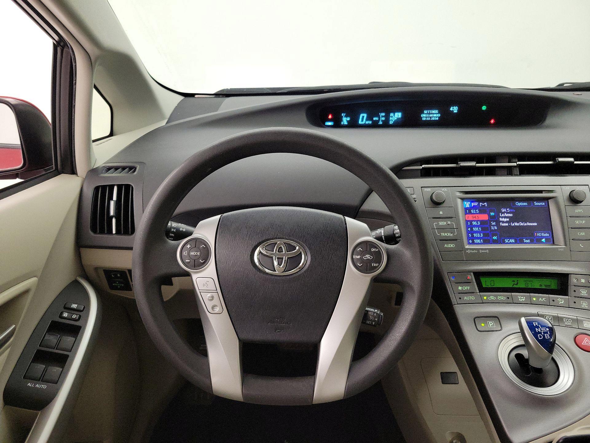 Thumbnail: 2015 Toyota Prius - 10