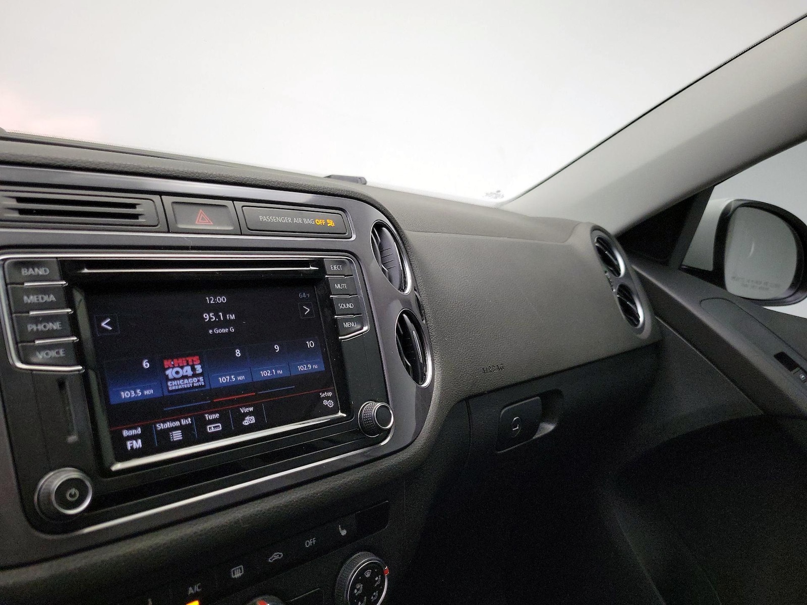 2017 Volkswagen Tiguan S - Photo 16