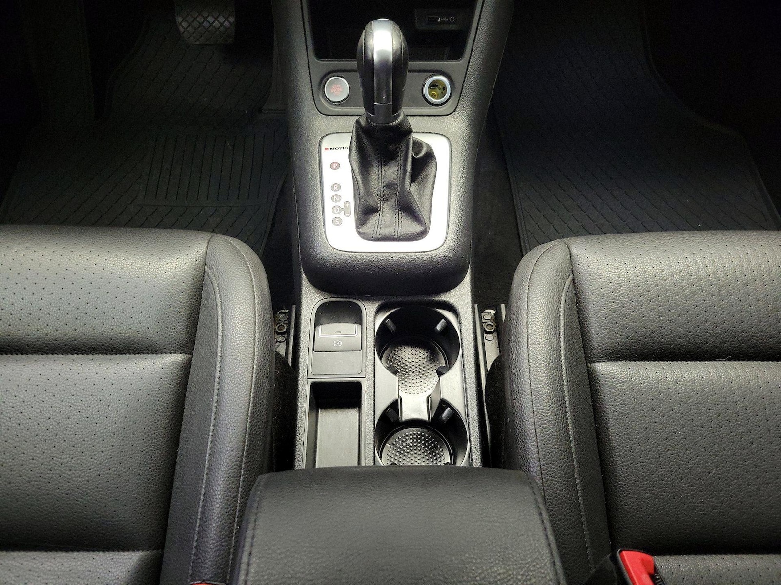 2017 Volkswagen Tiguan S - Photo 18