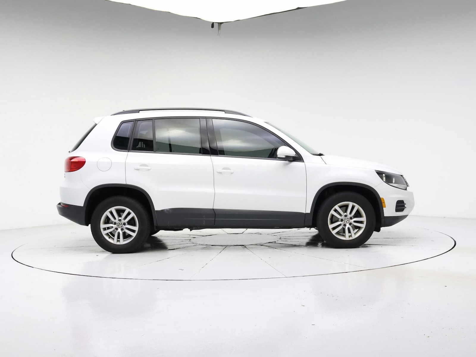 2017 Volkswagen Tiguan S - Photo 8