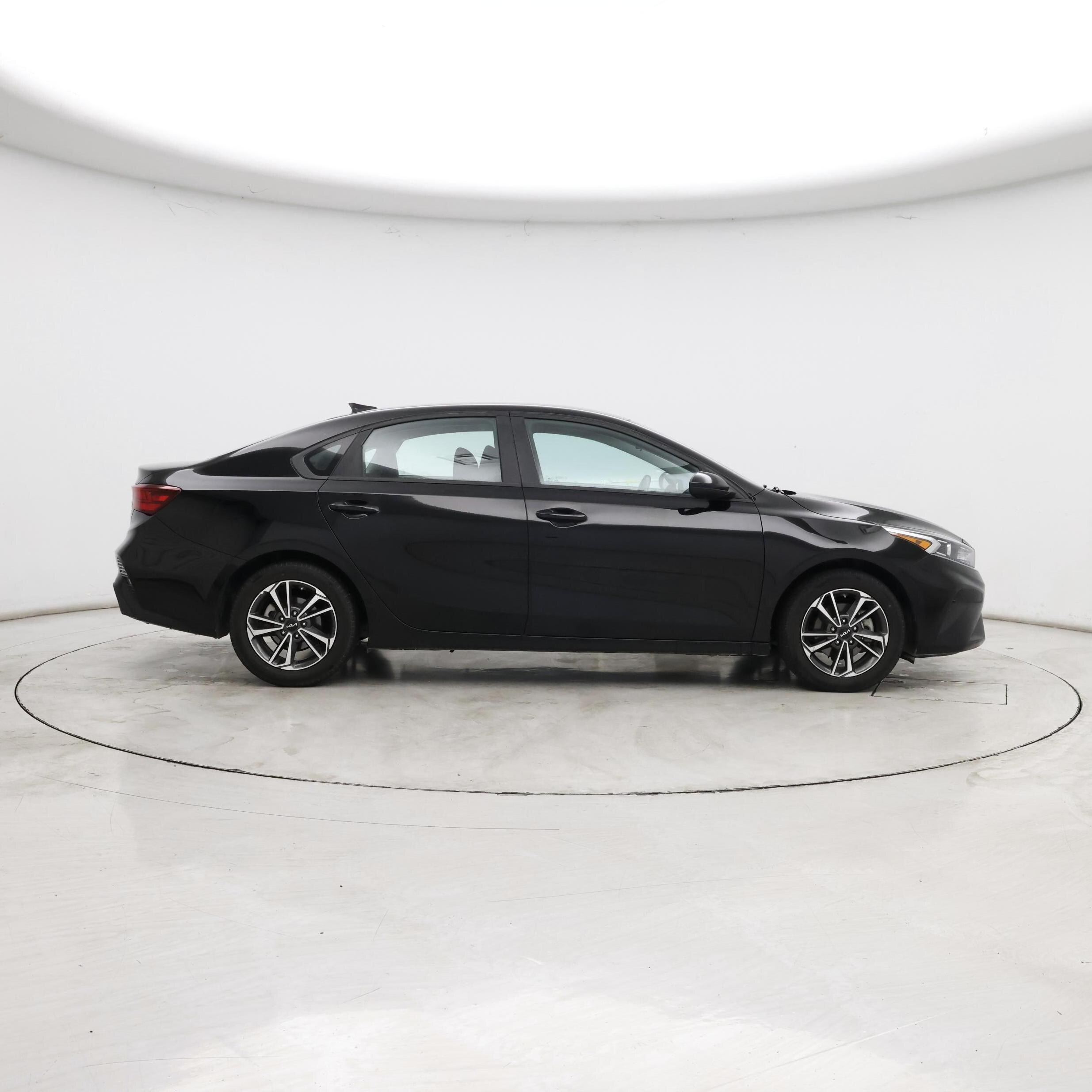 Thumbnail: 2023 Kia Forte - 7