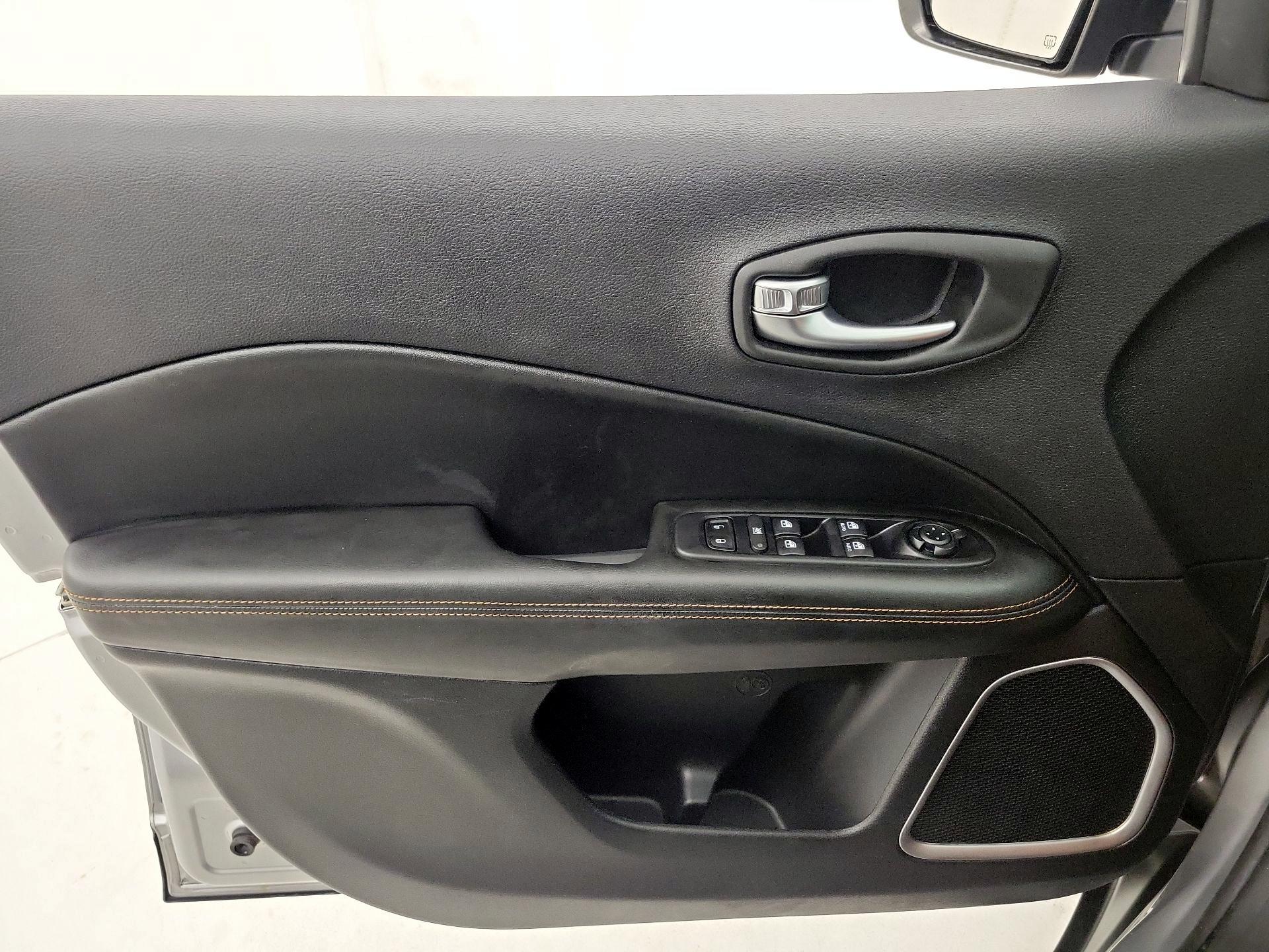 Thumbnail: 2019 Jeep Compass - 12