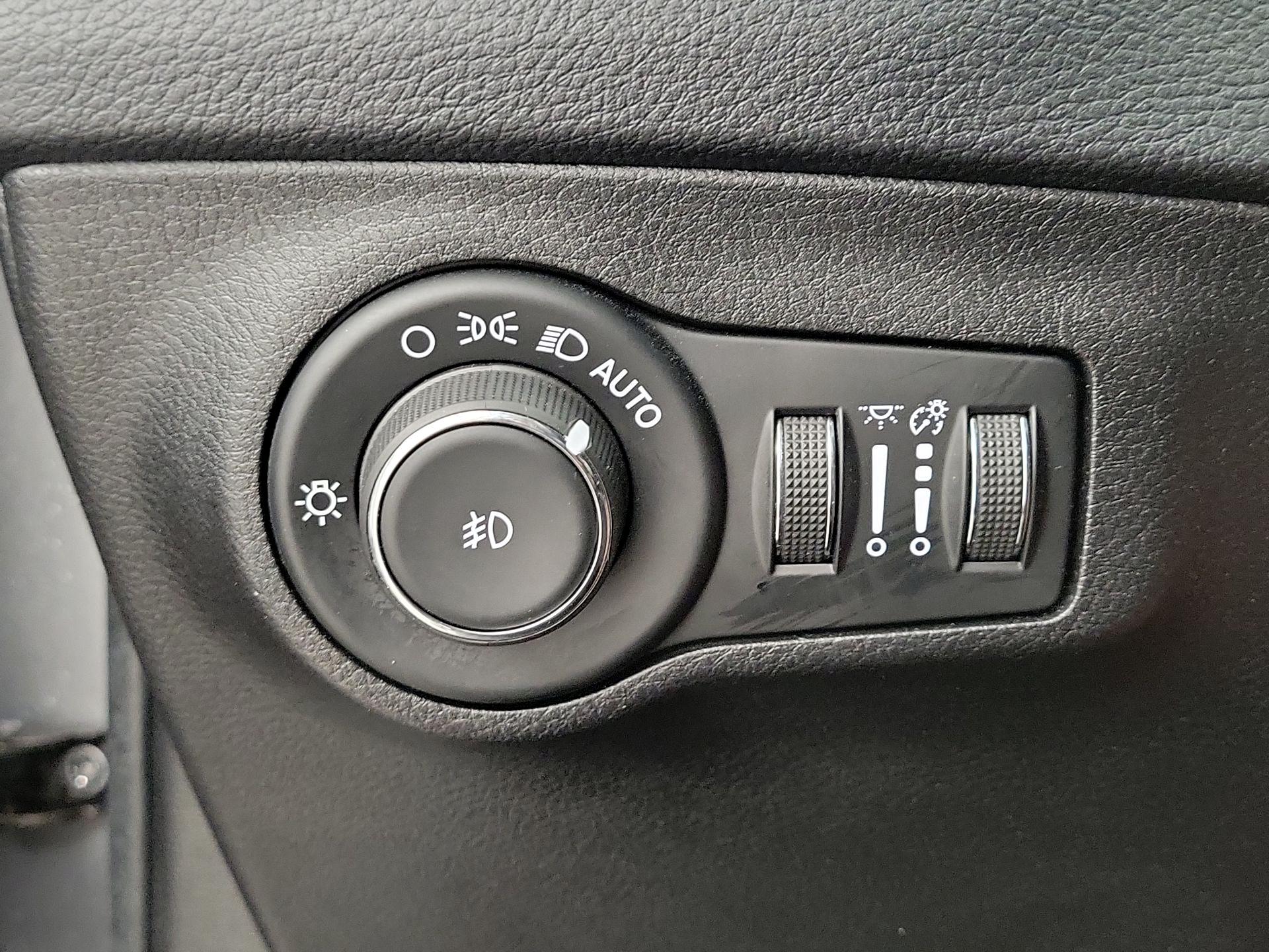 Thumbnail: 2019 Jeep Compass - 13