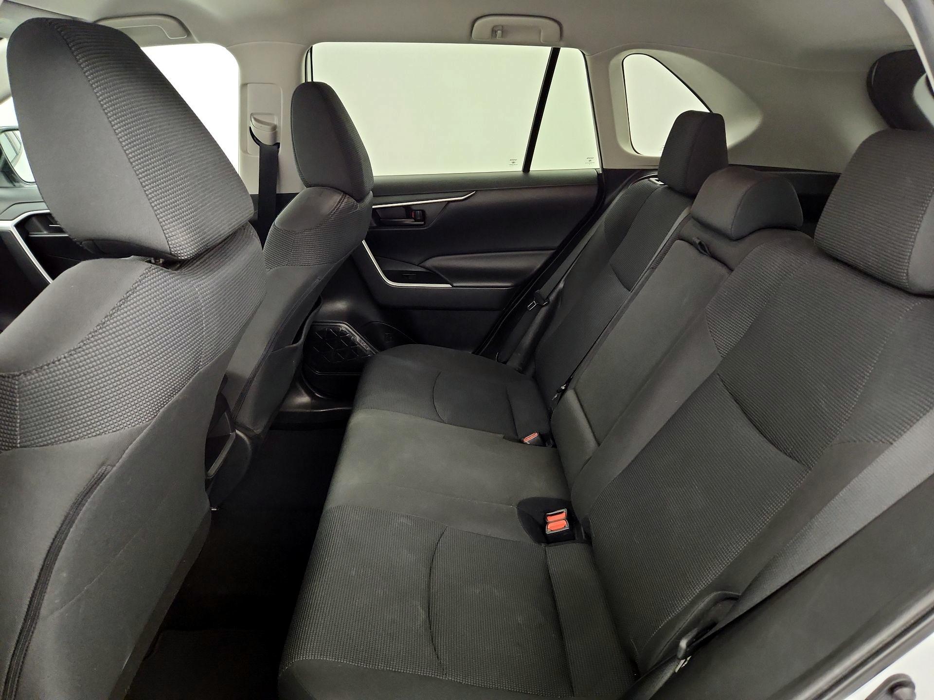 Thumbnail: 2019 Toyota RAV4 - 17