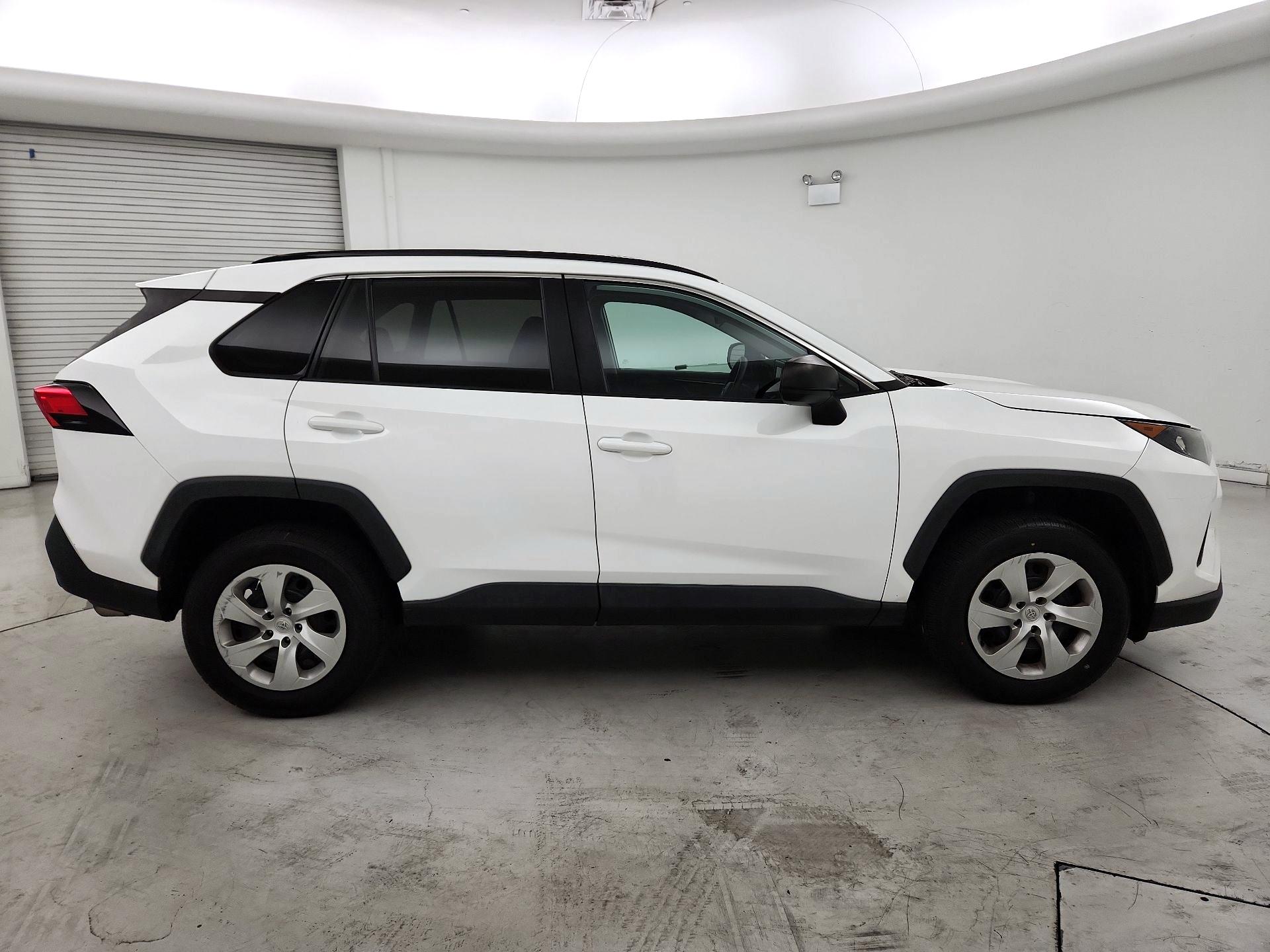 Thumbnail: 2019 Toyota RAV4 - 4