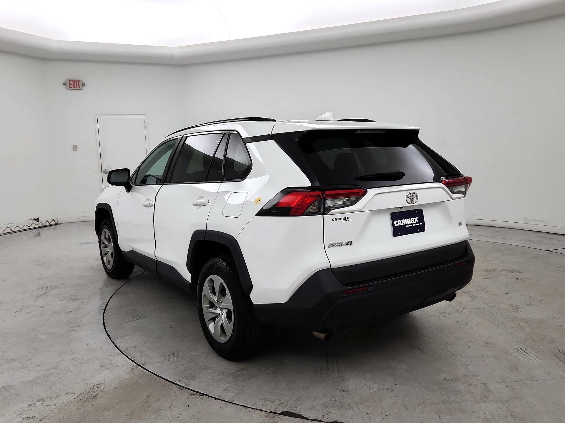 Thumbnail: 2019 Toyota RAV4 - 7