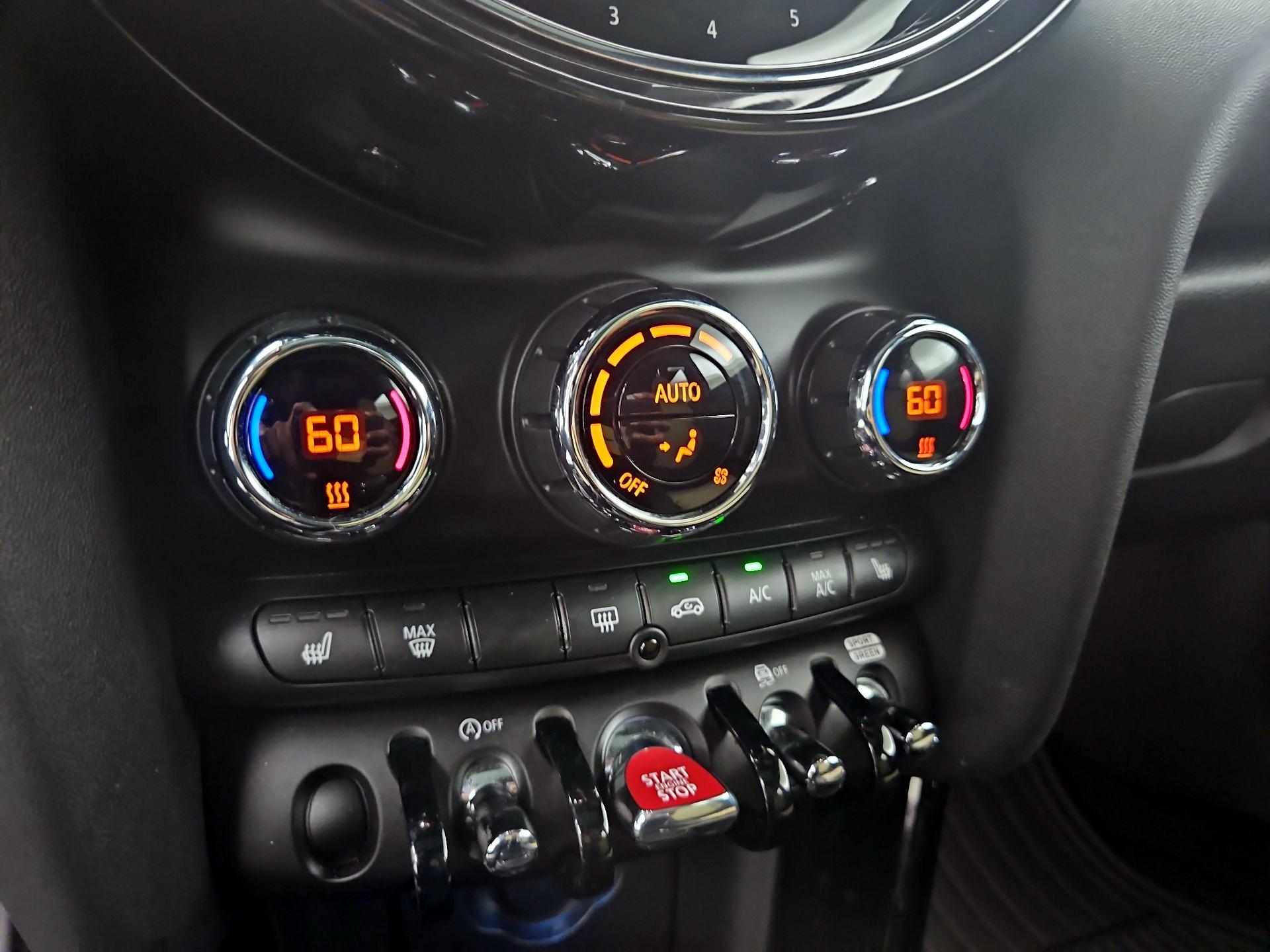 Thumbnail: 2023 MINI Cooper Hardtop - 17