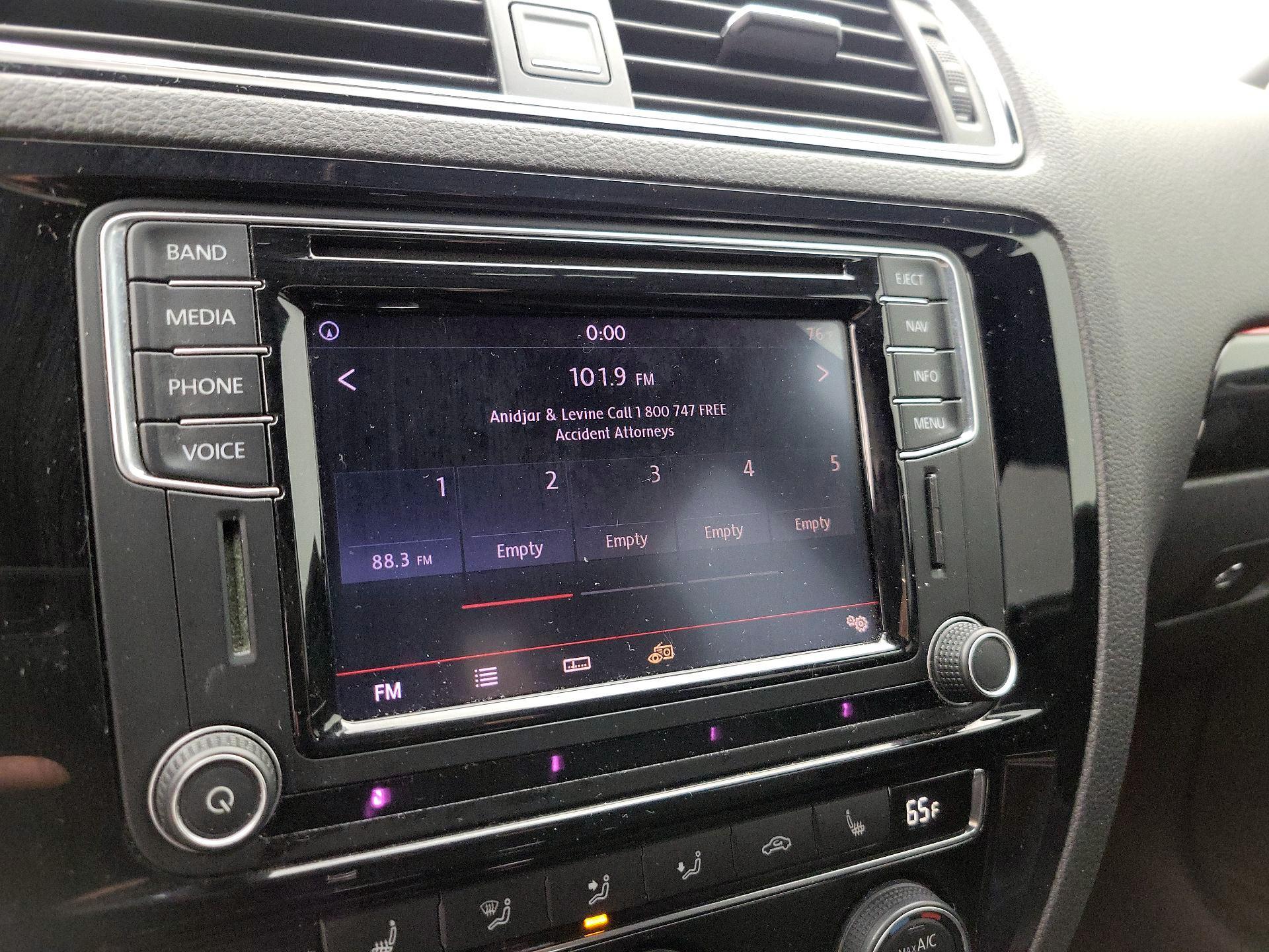 Thumbnail: 2016 Volkswagen Jetta - 16