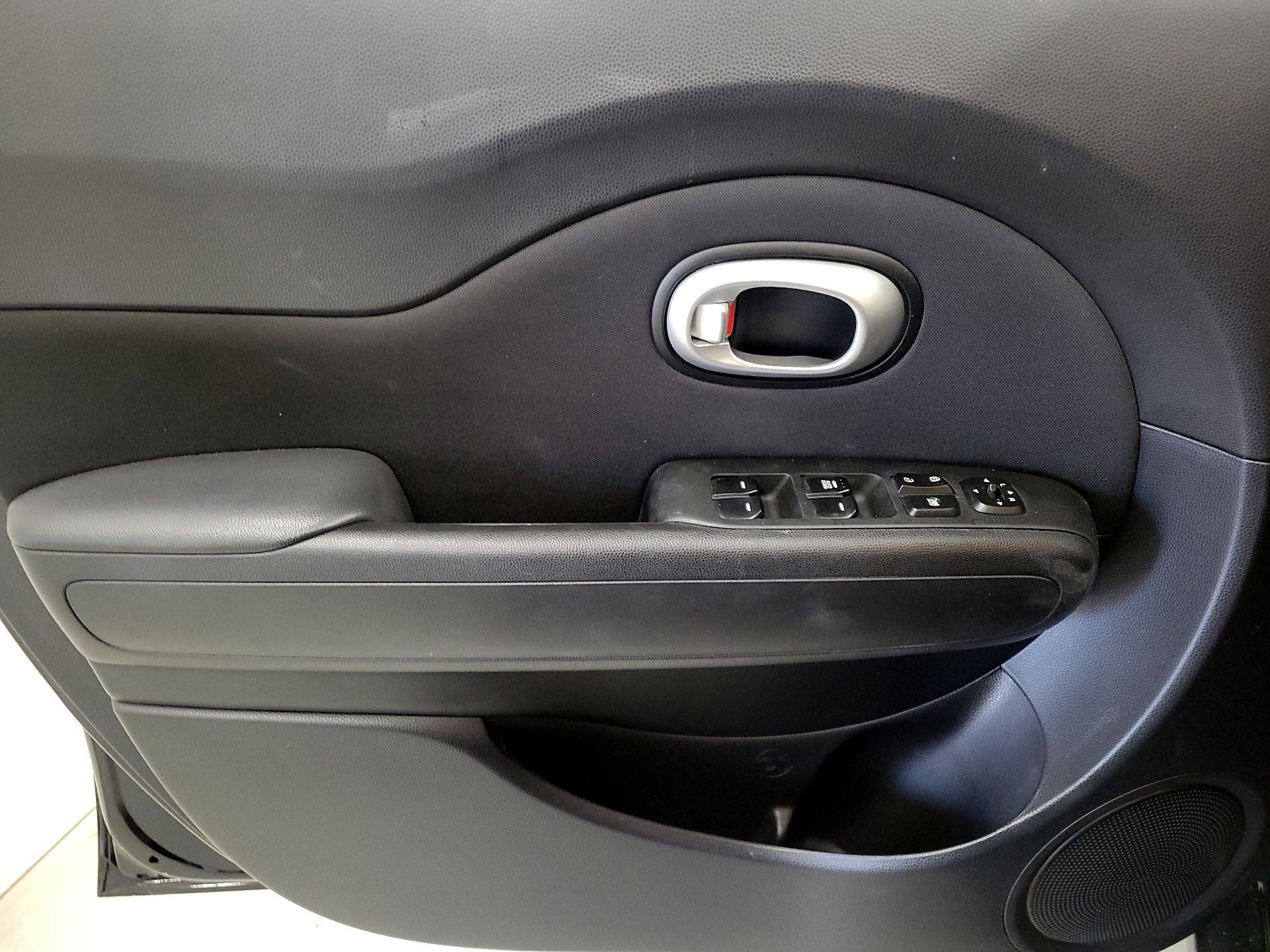 Thumbnail: 2016 Kia Soul - 12