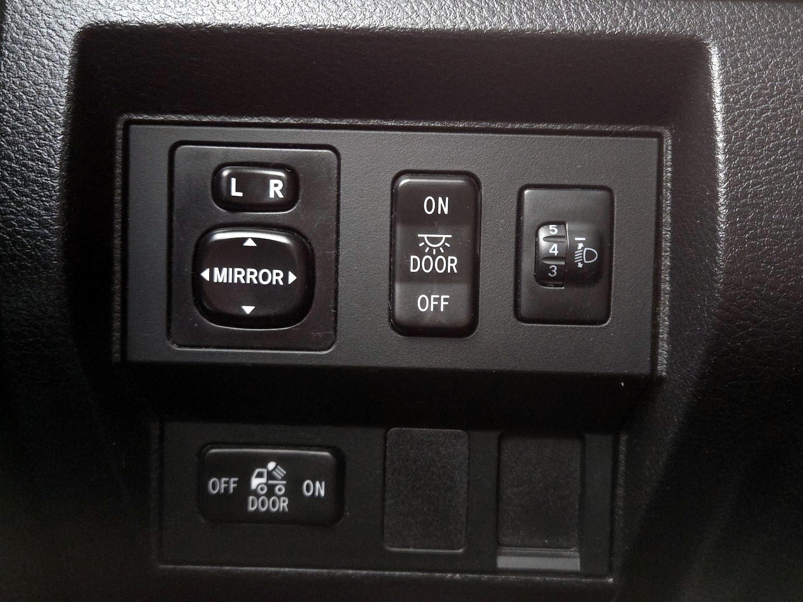 2014 Toyota Tundra SR5 - Photo 14