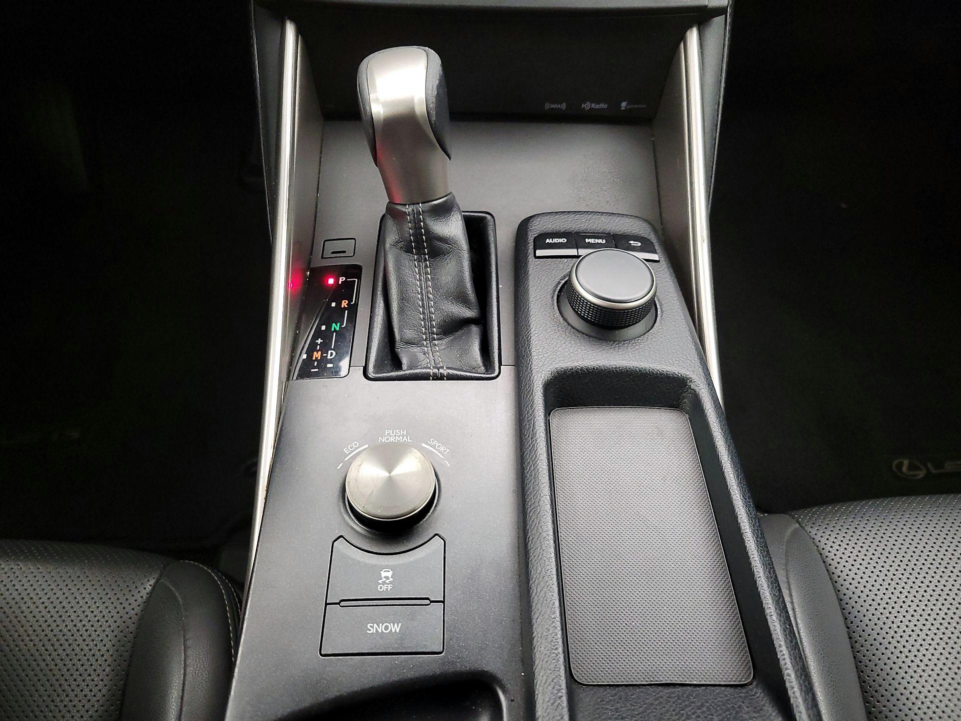 Thumbnail: 2016 Lexus IS - 15