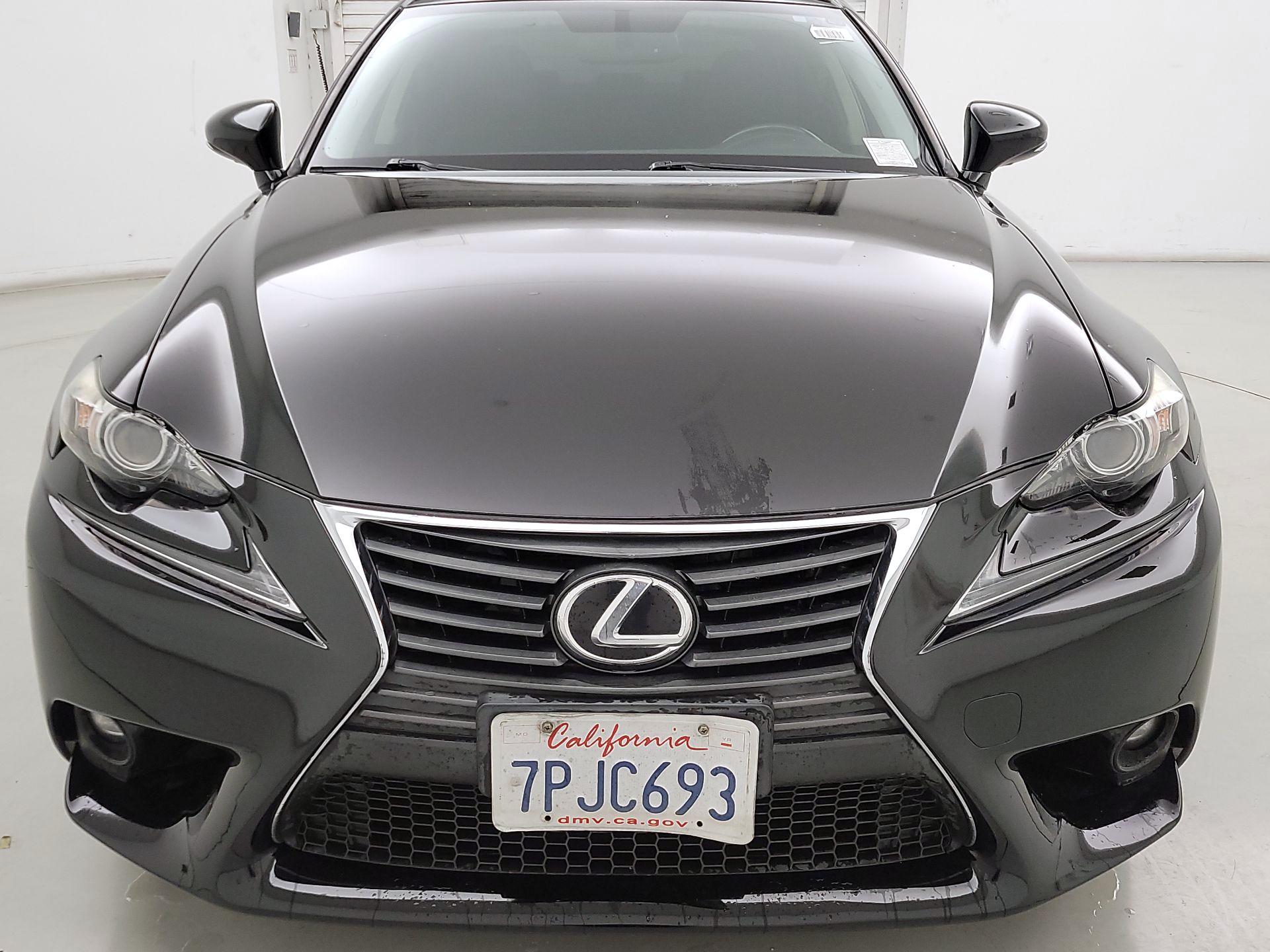 Thumbnail: 2016 Lexus IS - 2