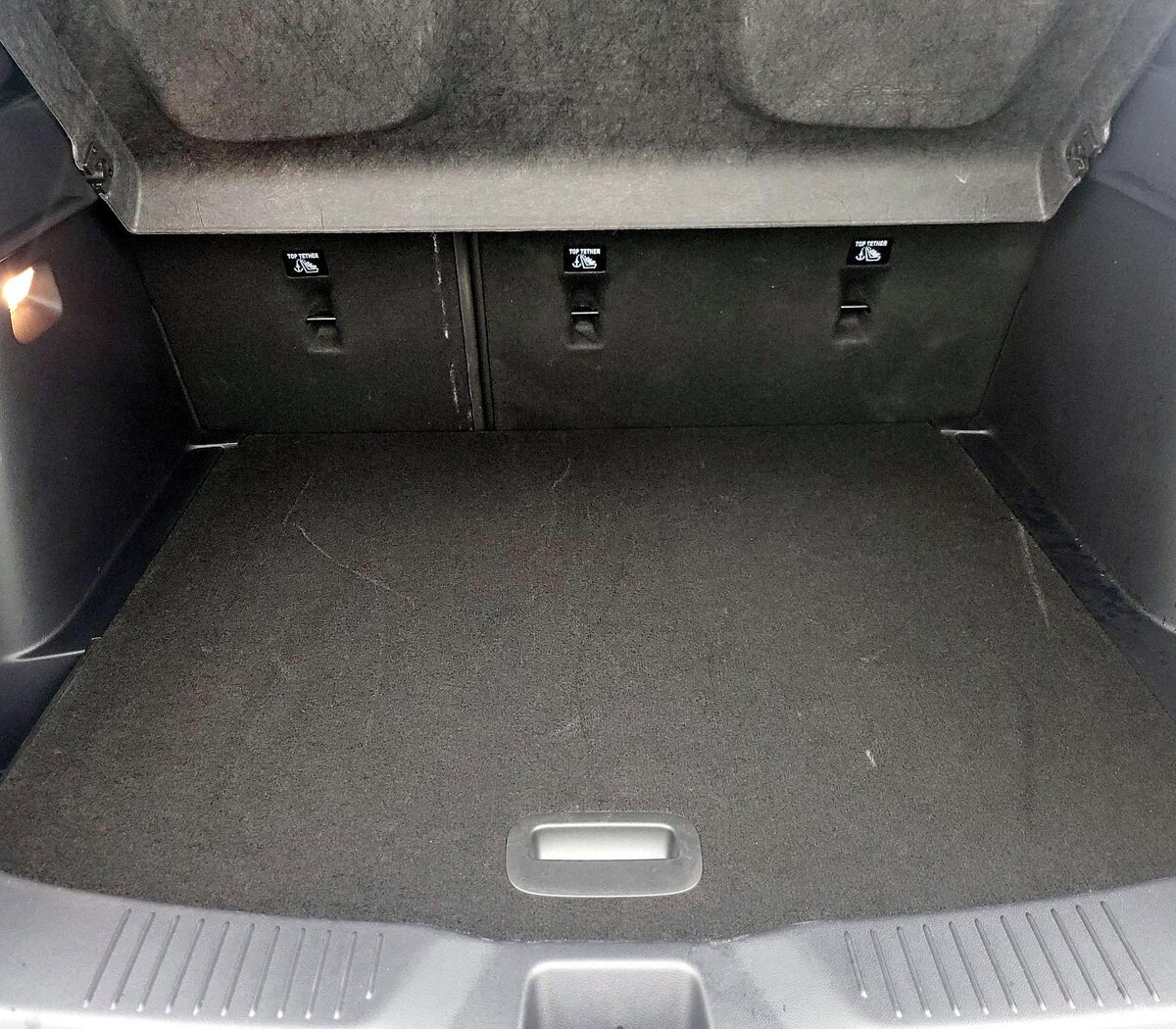 Trunk/Cargo (Seats Up)