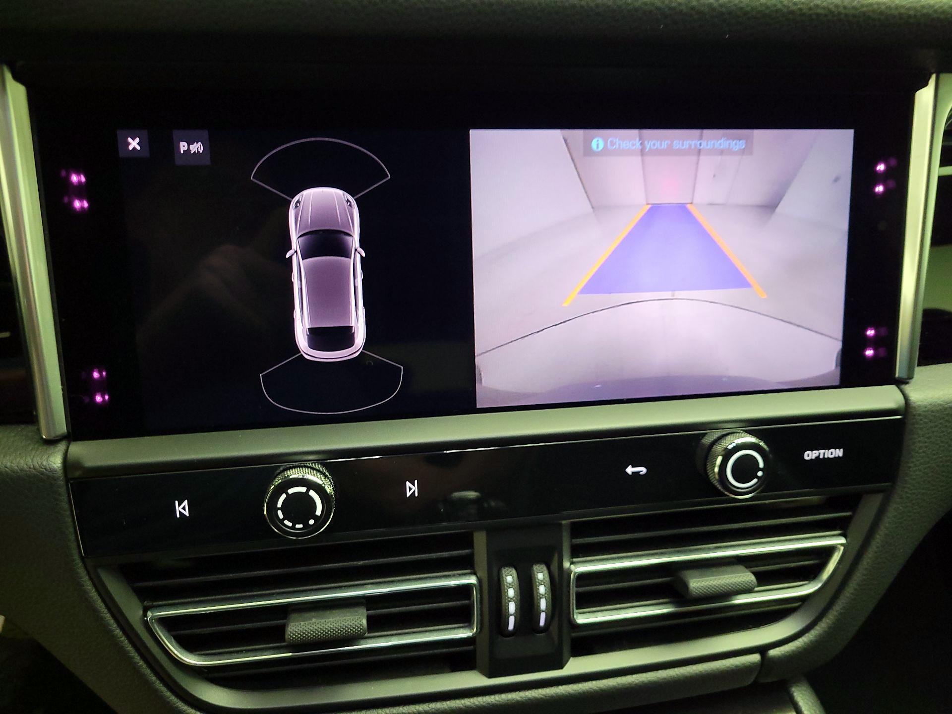 Thumbnail: 2022 Porsche Macan - 15