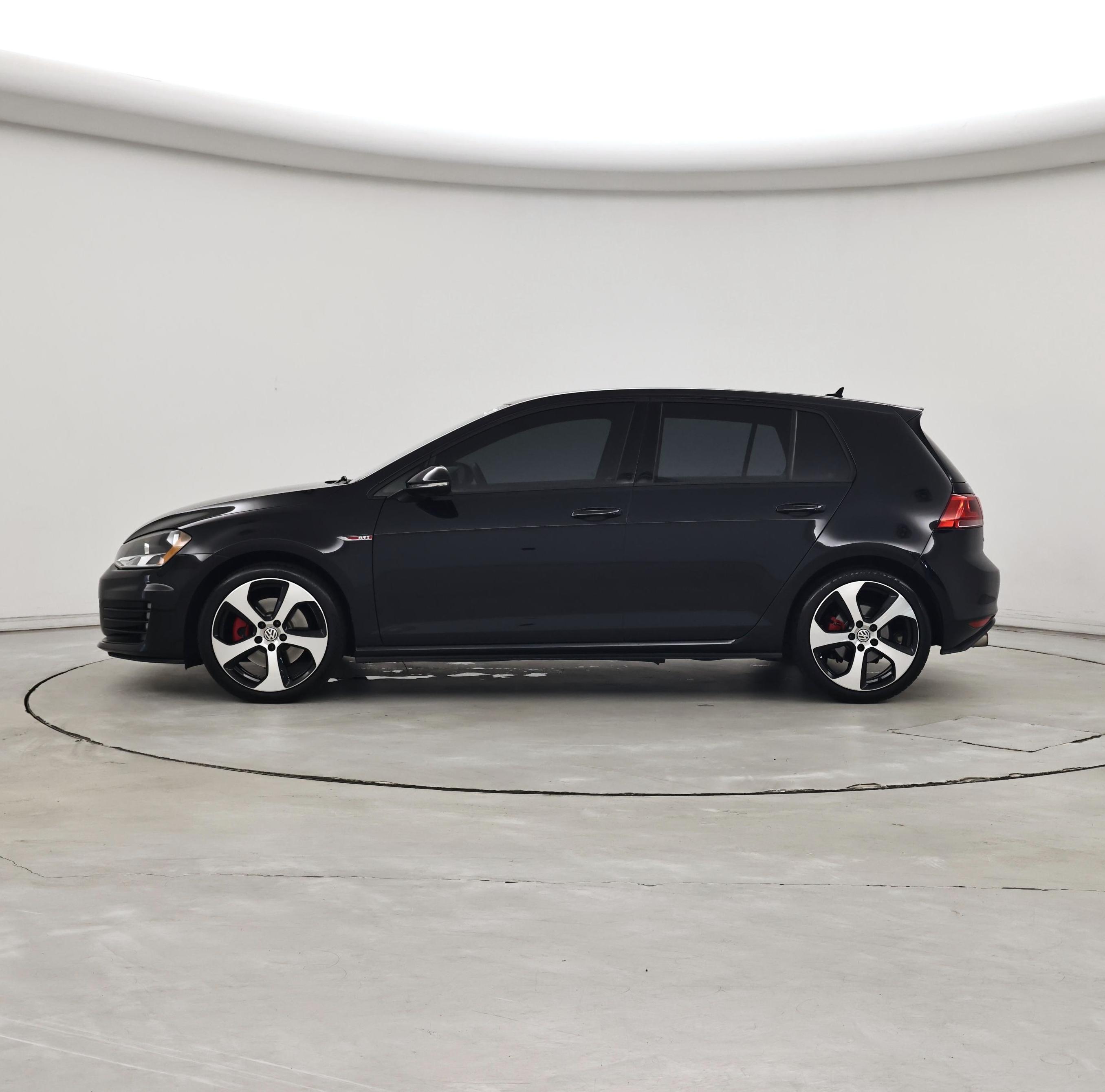 Thumbnail: 2017 Volkswagen Golf - 3