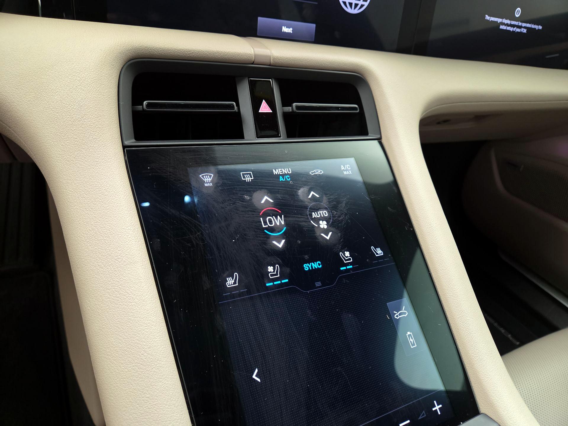 Thumbnail: 2021 Porsche Taycan - 16