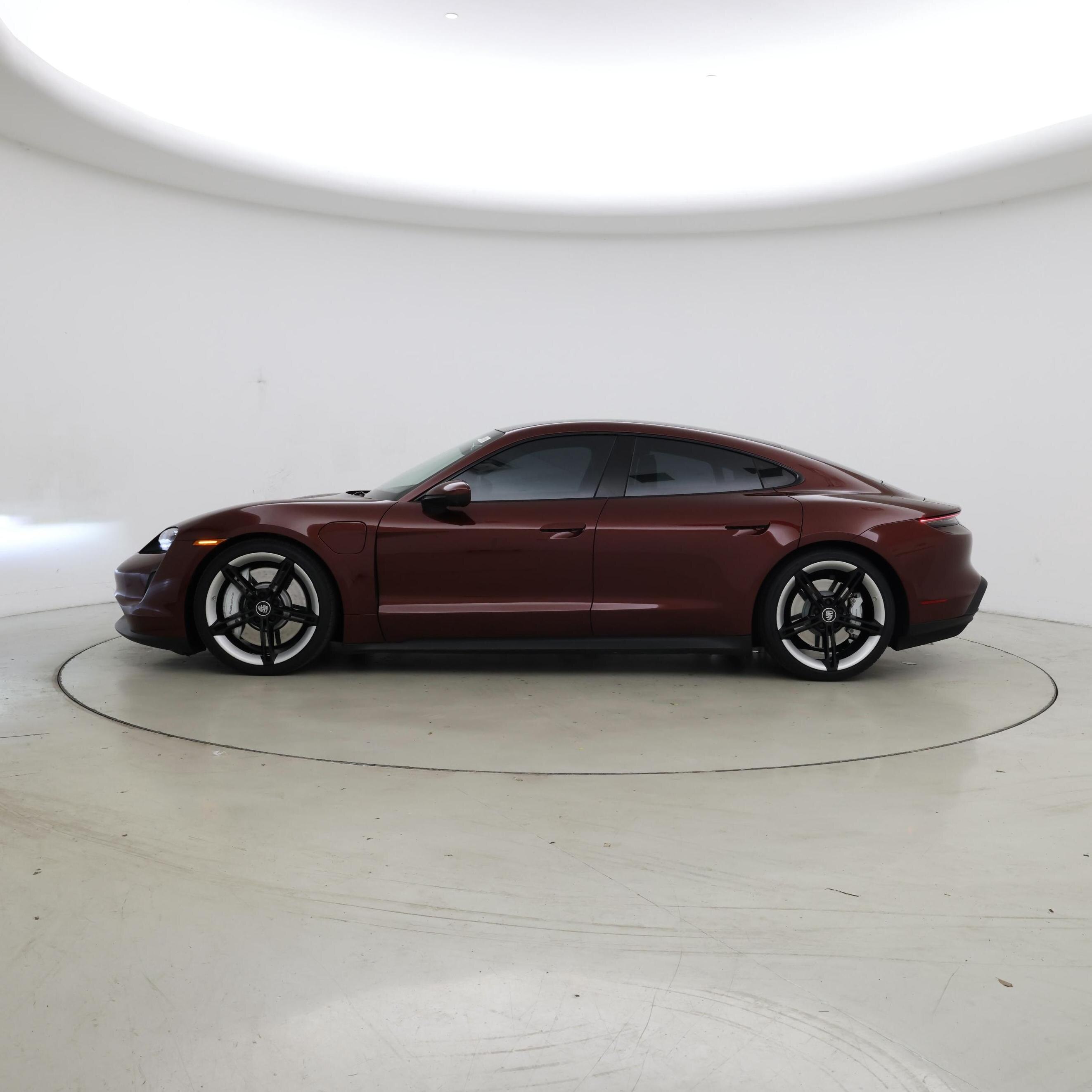 Thumbnail: 2021 Porsche Taycan - 3