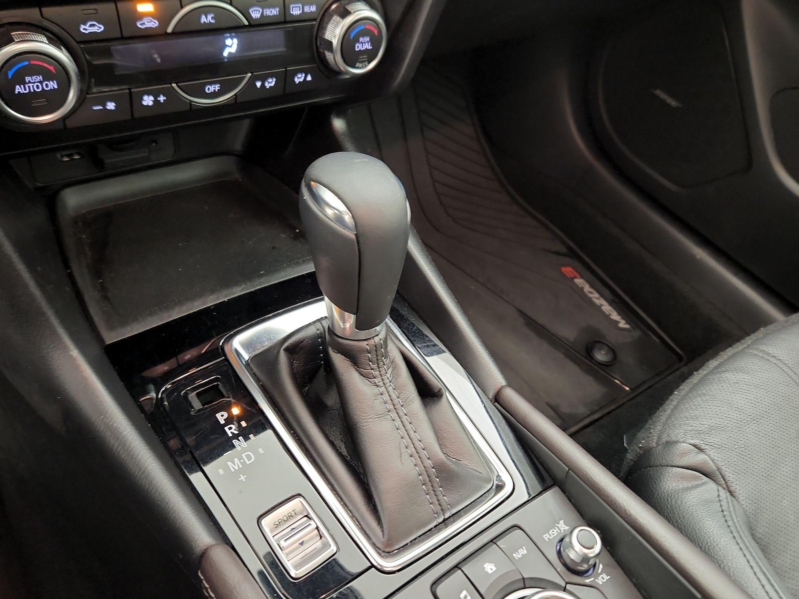 2017 Mazda Mazda3 Grand Touring - Photo 18