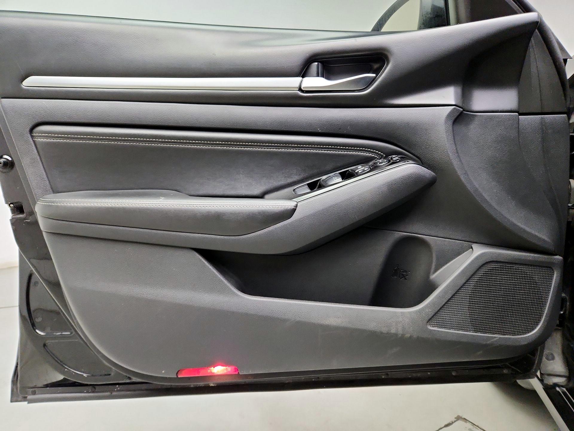 Thumbnail: 2020 Nissan Altima - 10