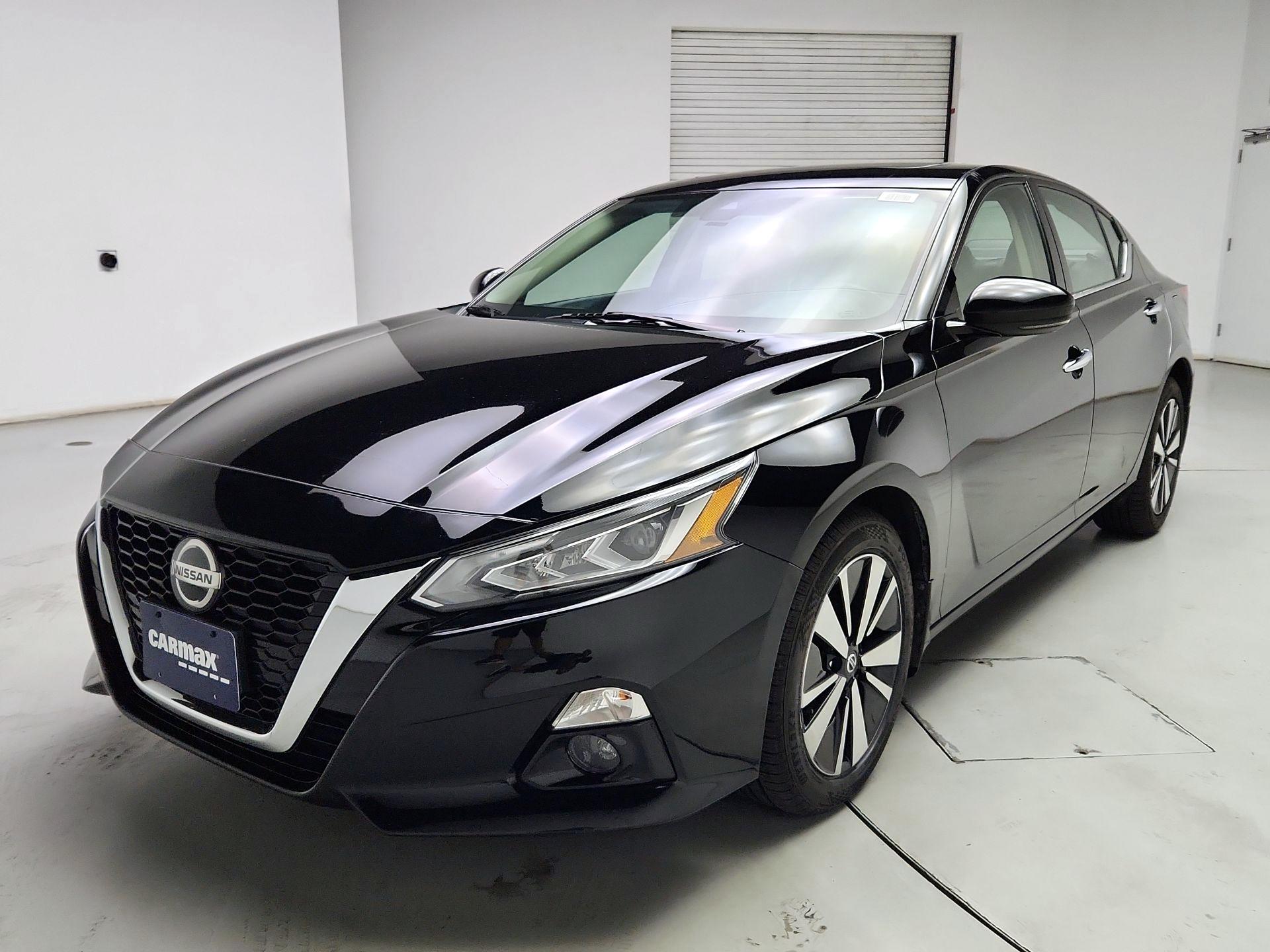 Thumbnail: 2020 Nissan Altima - 3