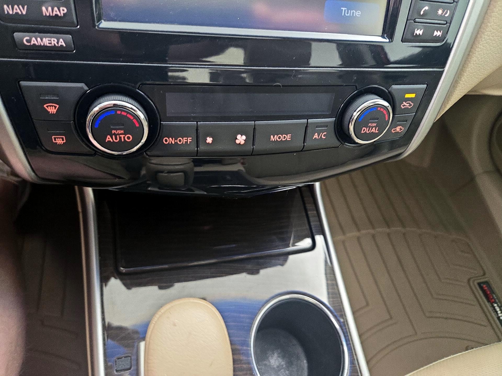 Thumbnail: 2014 Nissan Altima - 16