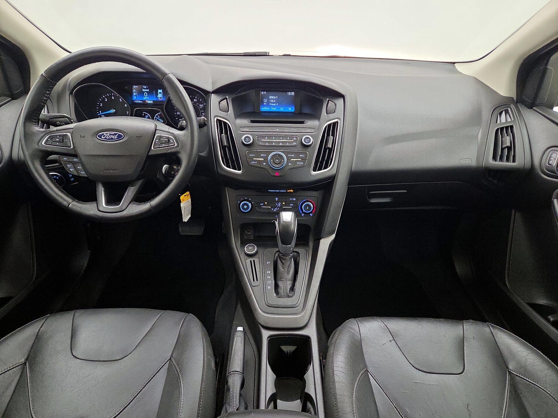 Thumbnail: 2015 Ford Focus - 9