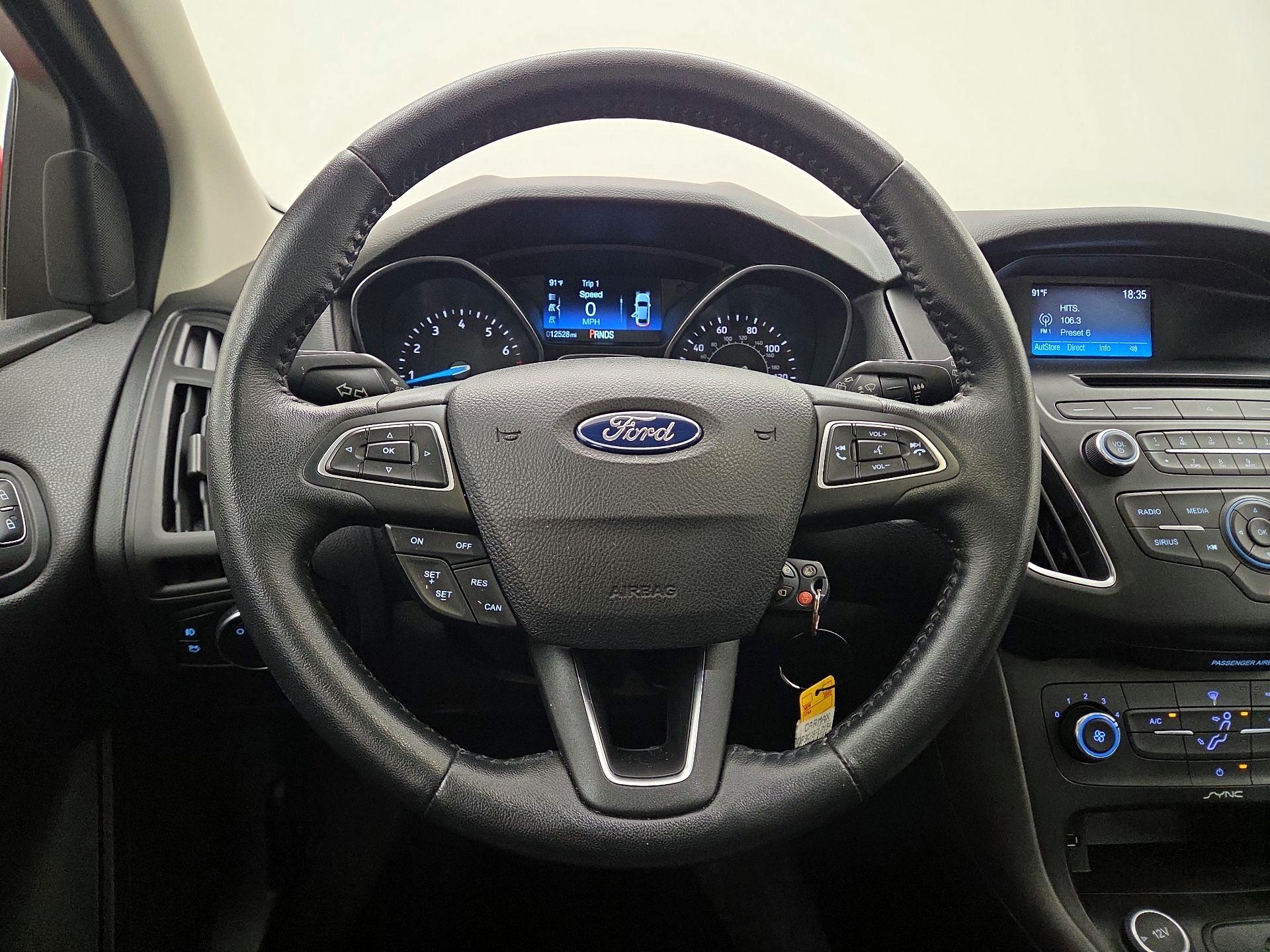 Thumbnail: 2015 Ford Focus - 10