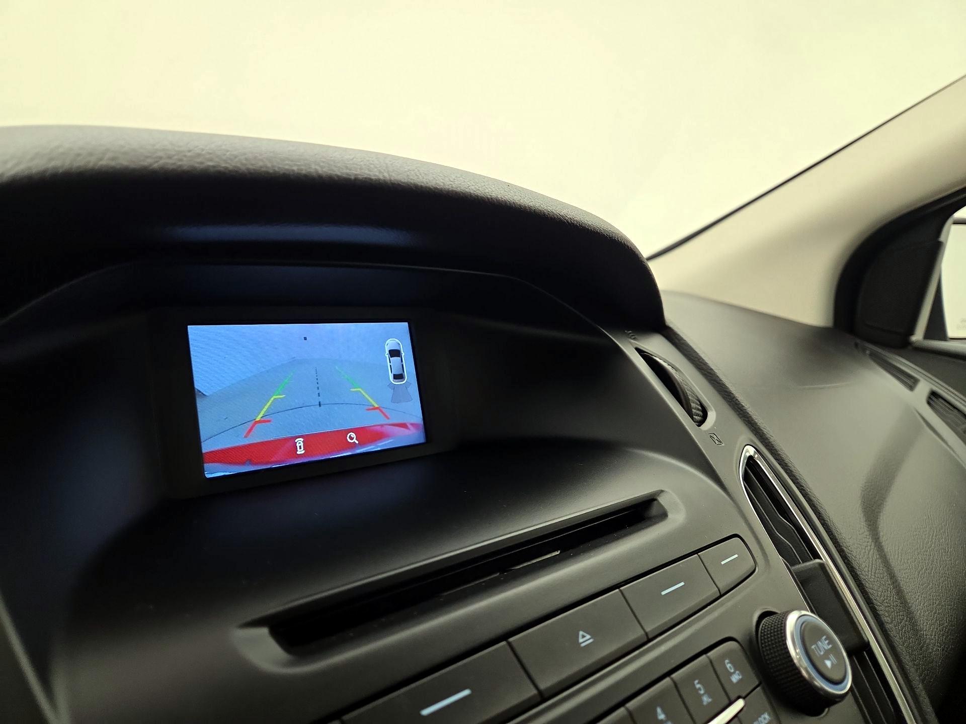 Thumbnail: 2015 Ford Focus - 14