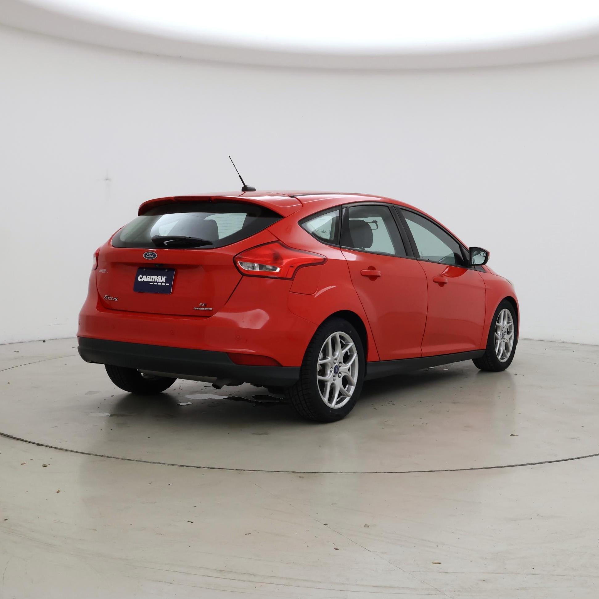 Thumbnail: 2015 Ford Focus - 8