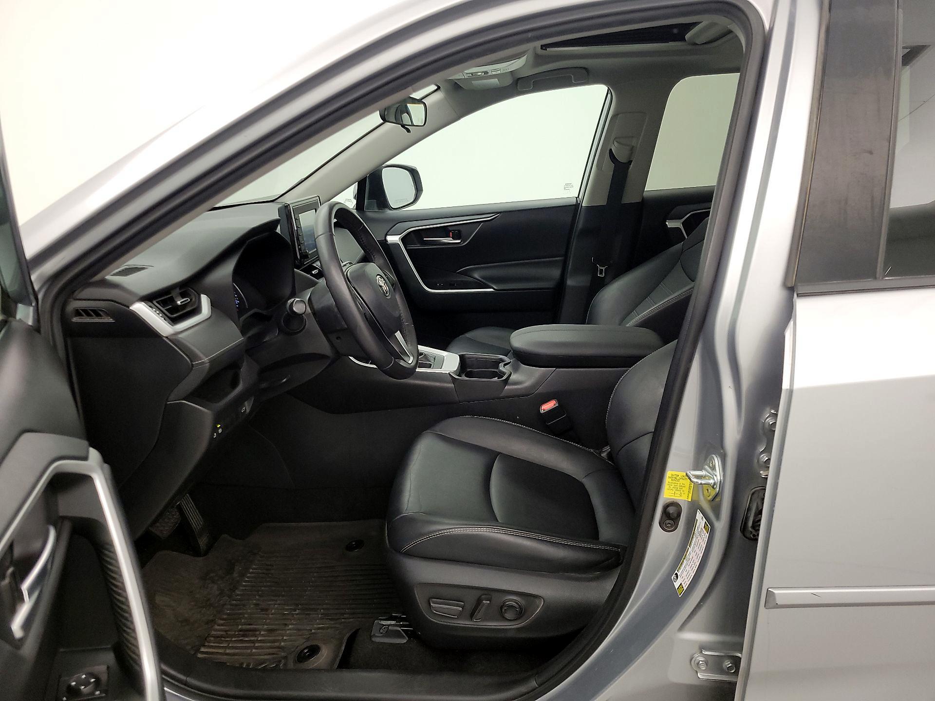 Thumbnail: 2021 Toyota RAV4 - 11