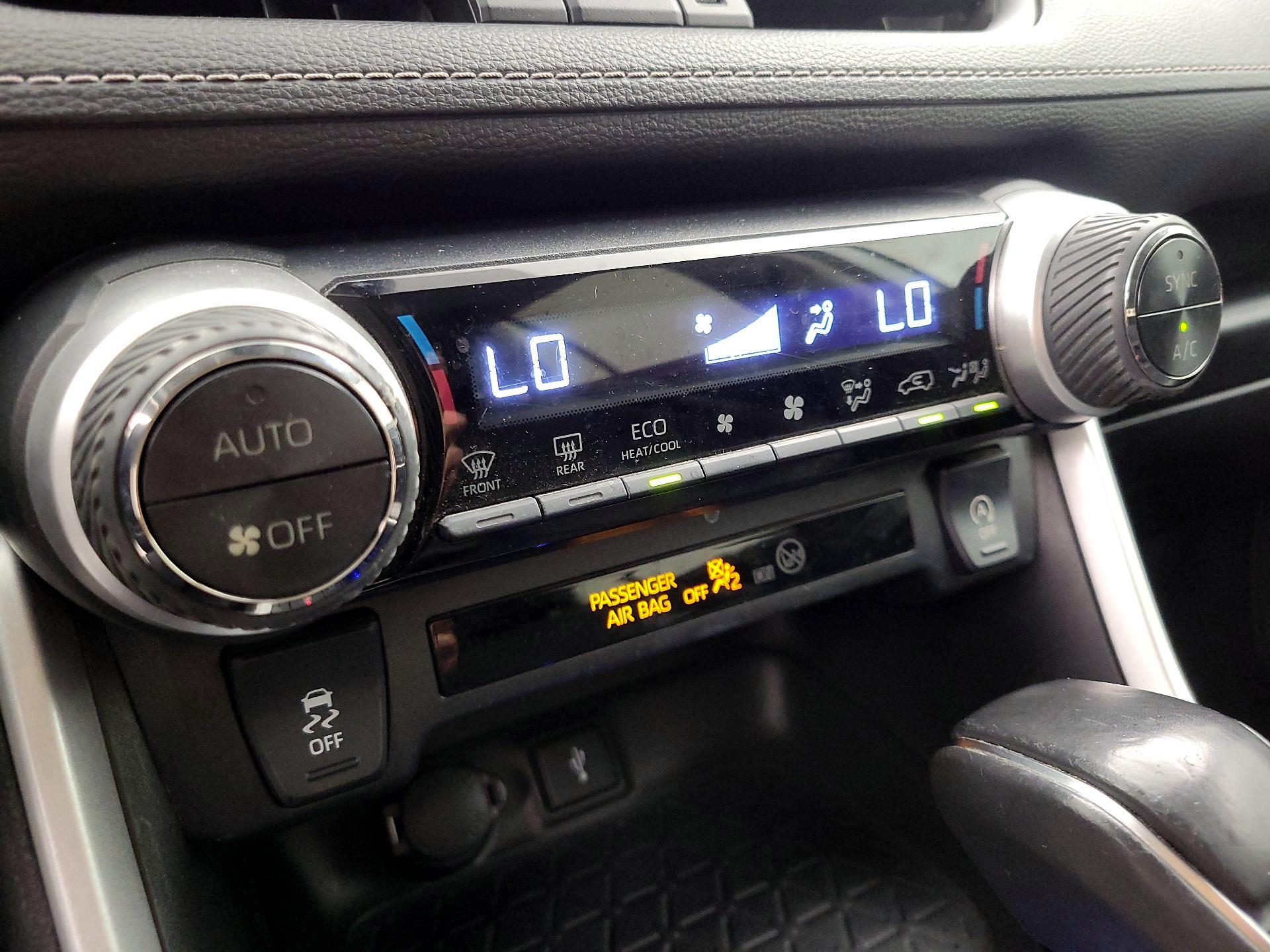 Thumbnail: 2021 Toyota RAV4 - 16