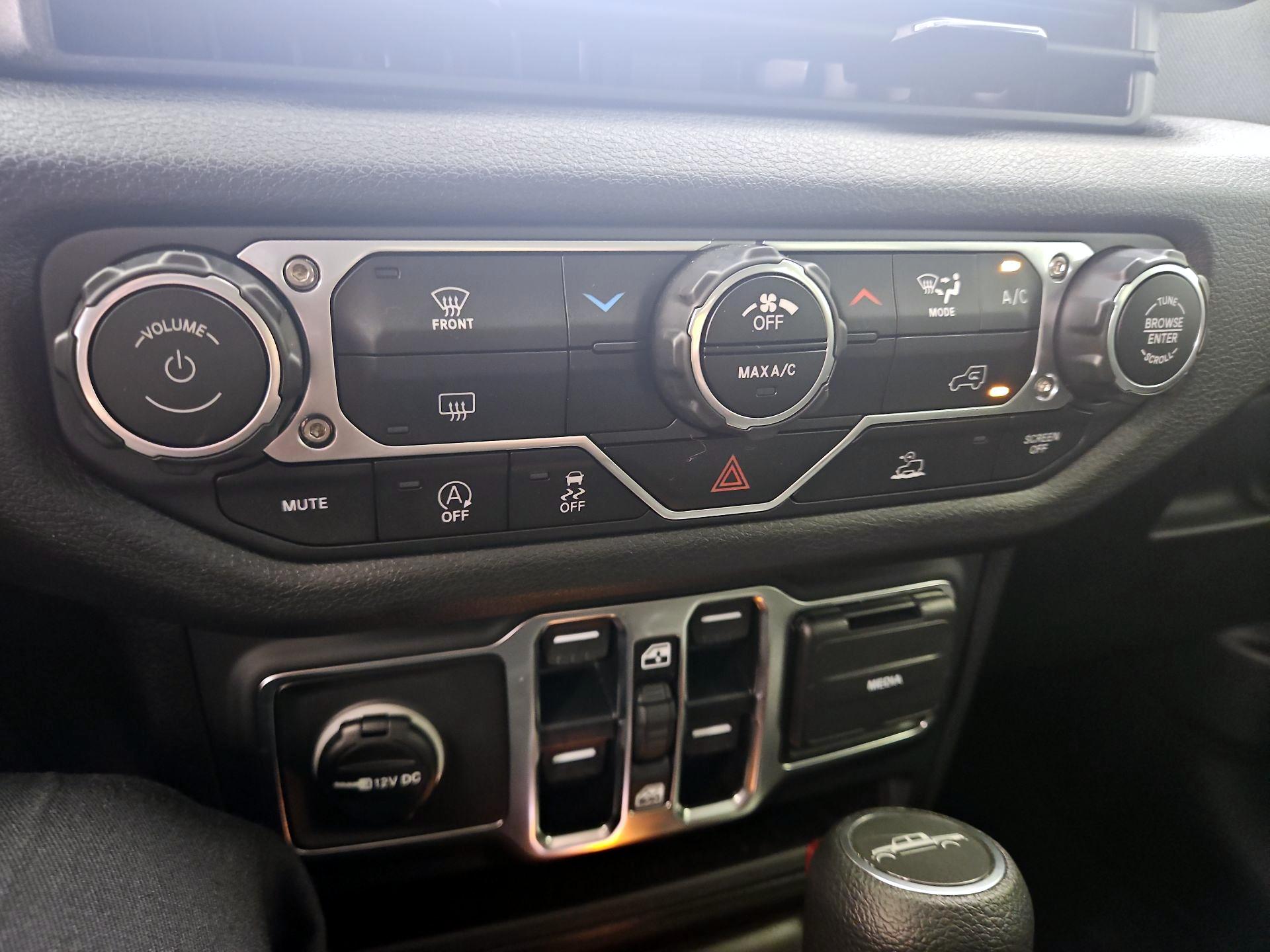 Thumbnail: 2025 Jeep Gladiator - 16