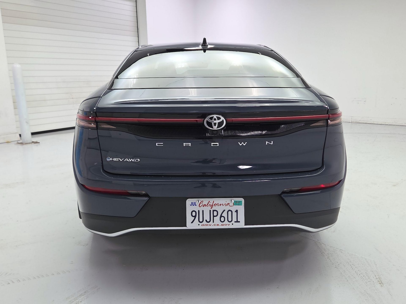 2026 Toyota Crown XLE - Photo 6