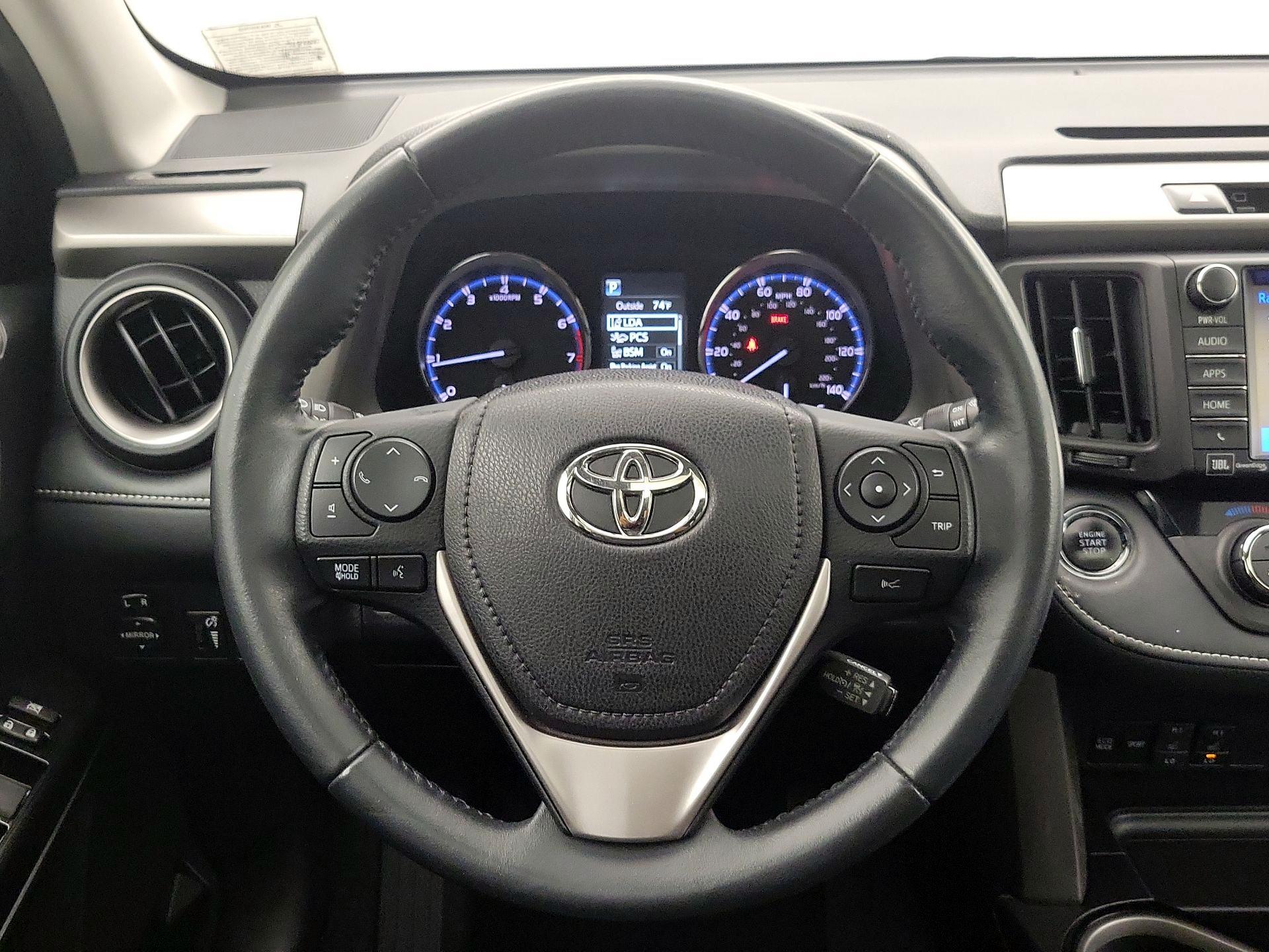Thumbnail: 2016 Toyota RAV4 - 10