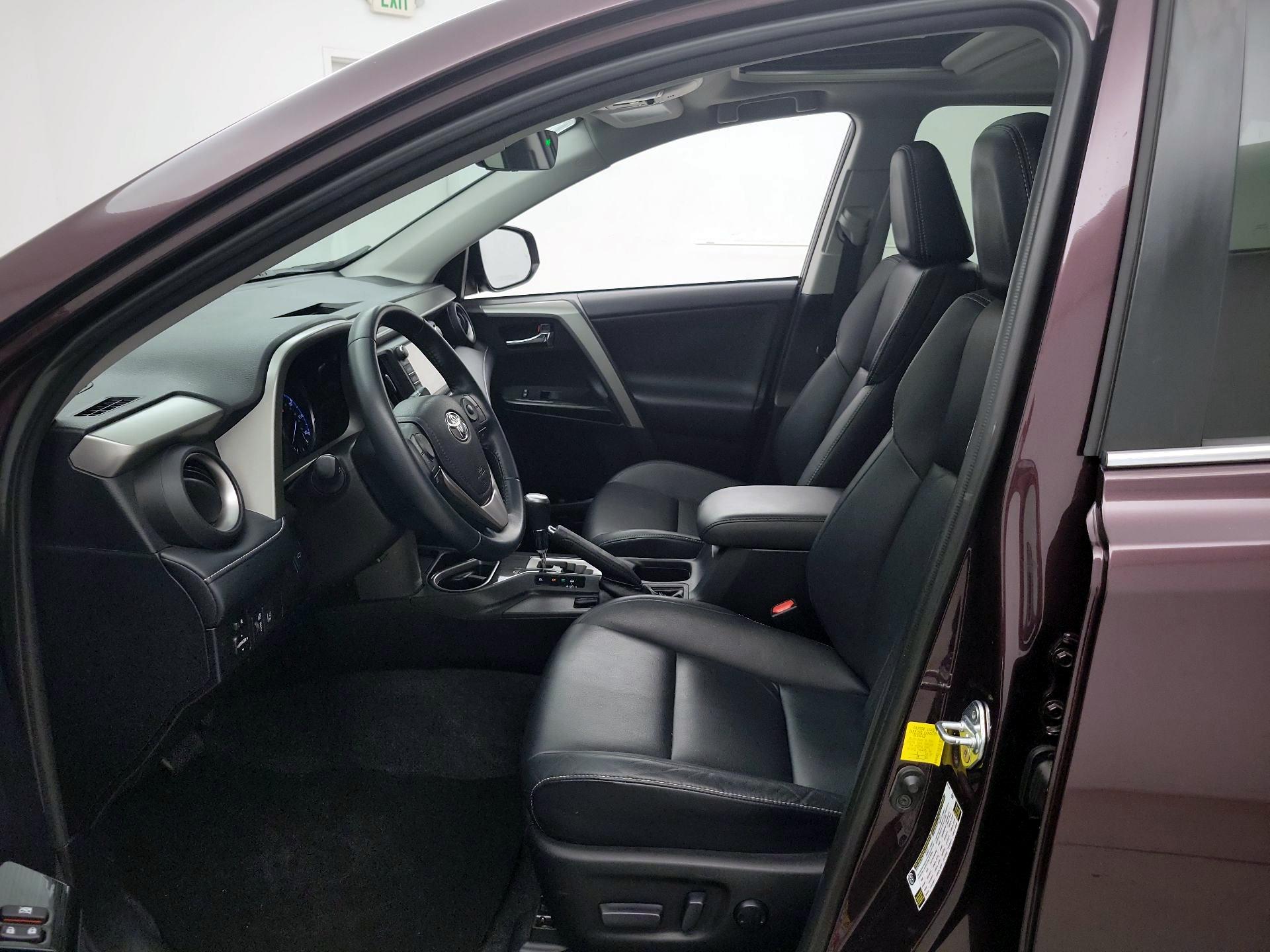 Thumbnail: 2016 Toyota RAV4 - 11