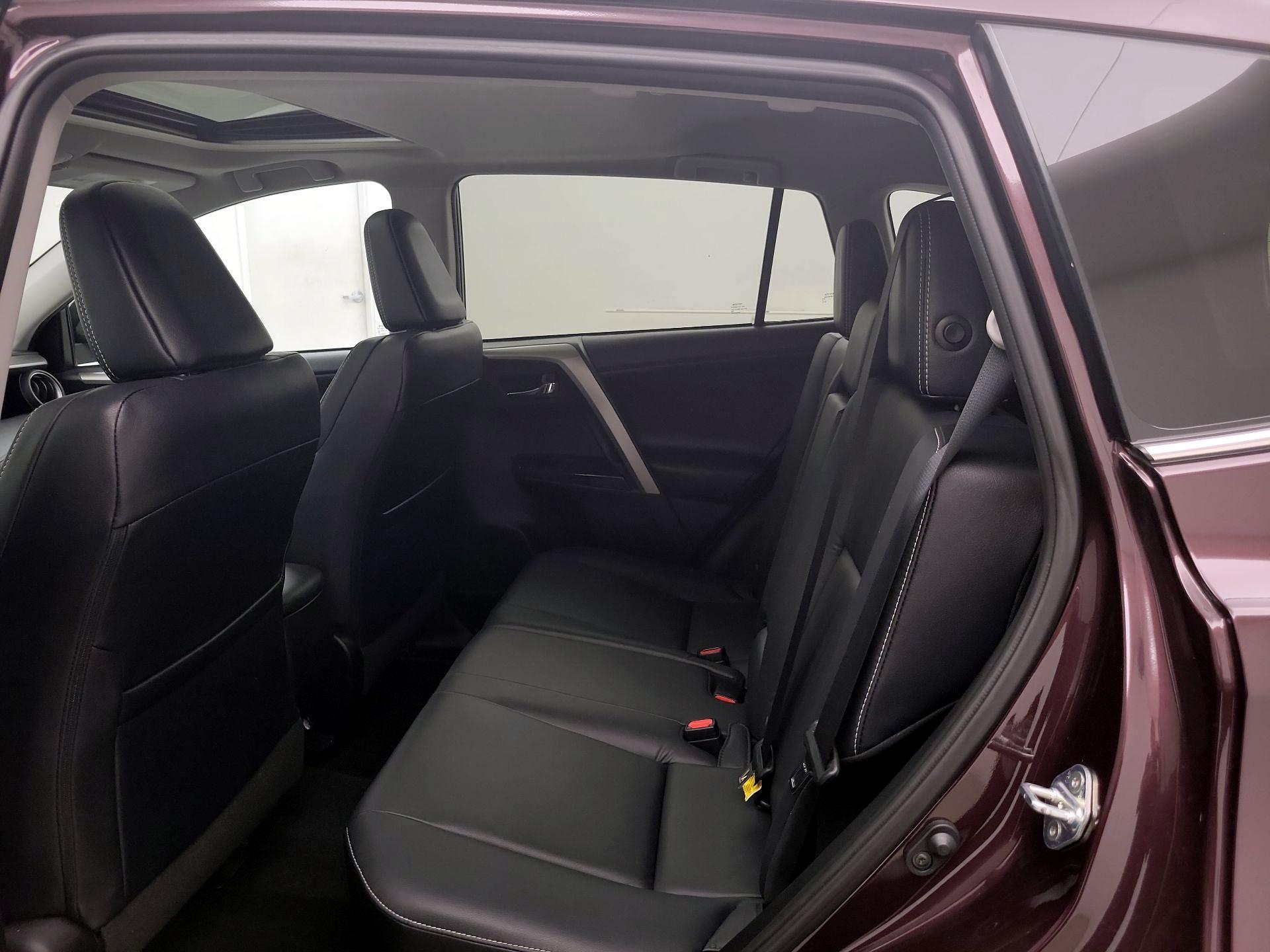 Thumbnail: 2016 Toyota RAV4 - 20