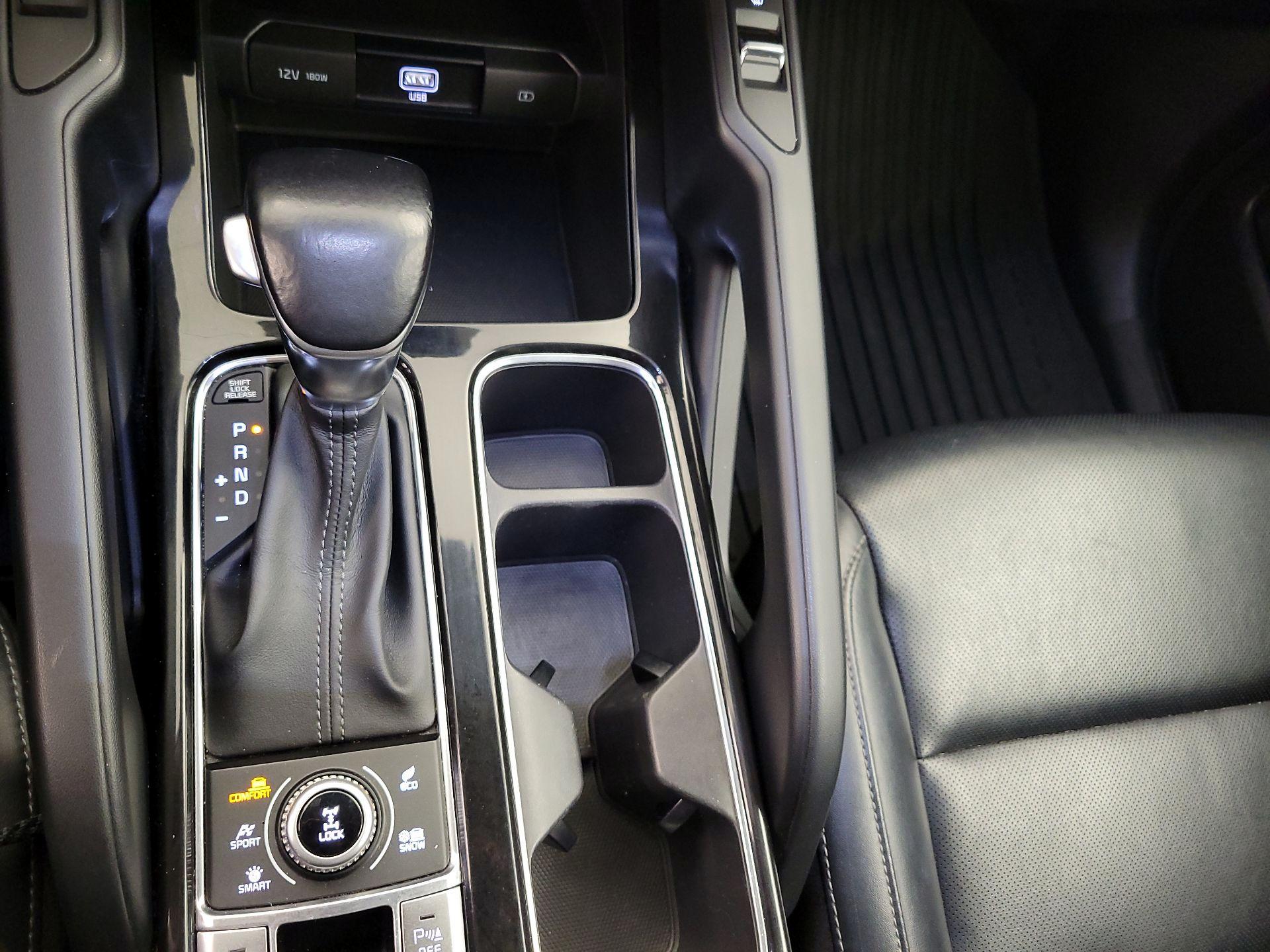 Thumbnail: 2020 Kia Telluride - 17