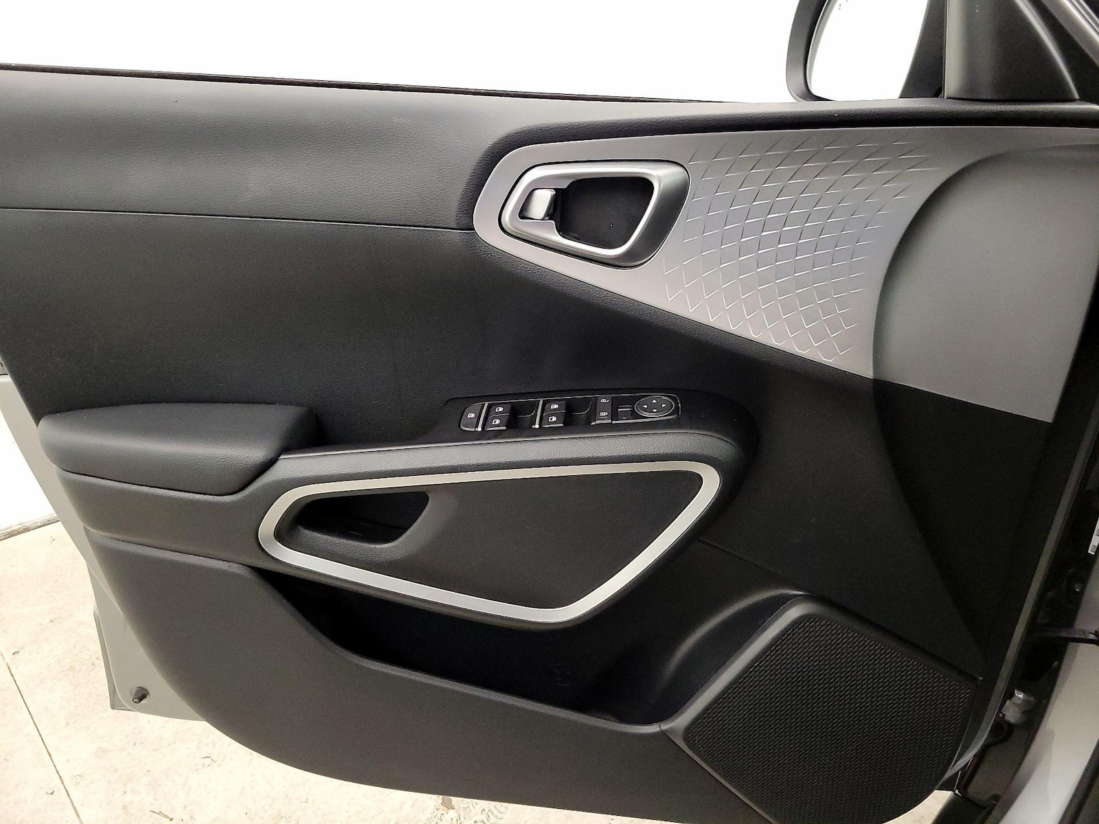 2022 Kia Soul LX - Photo 13